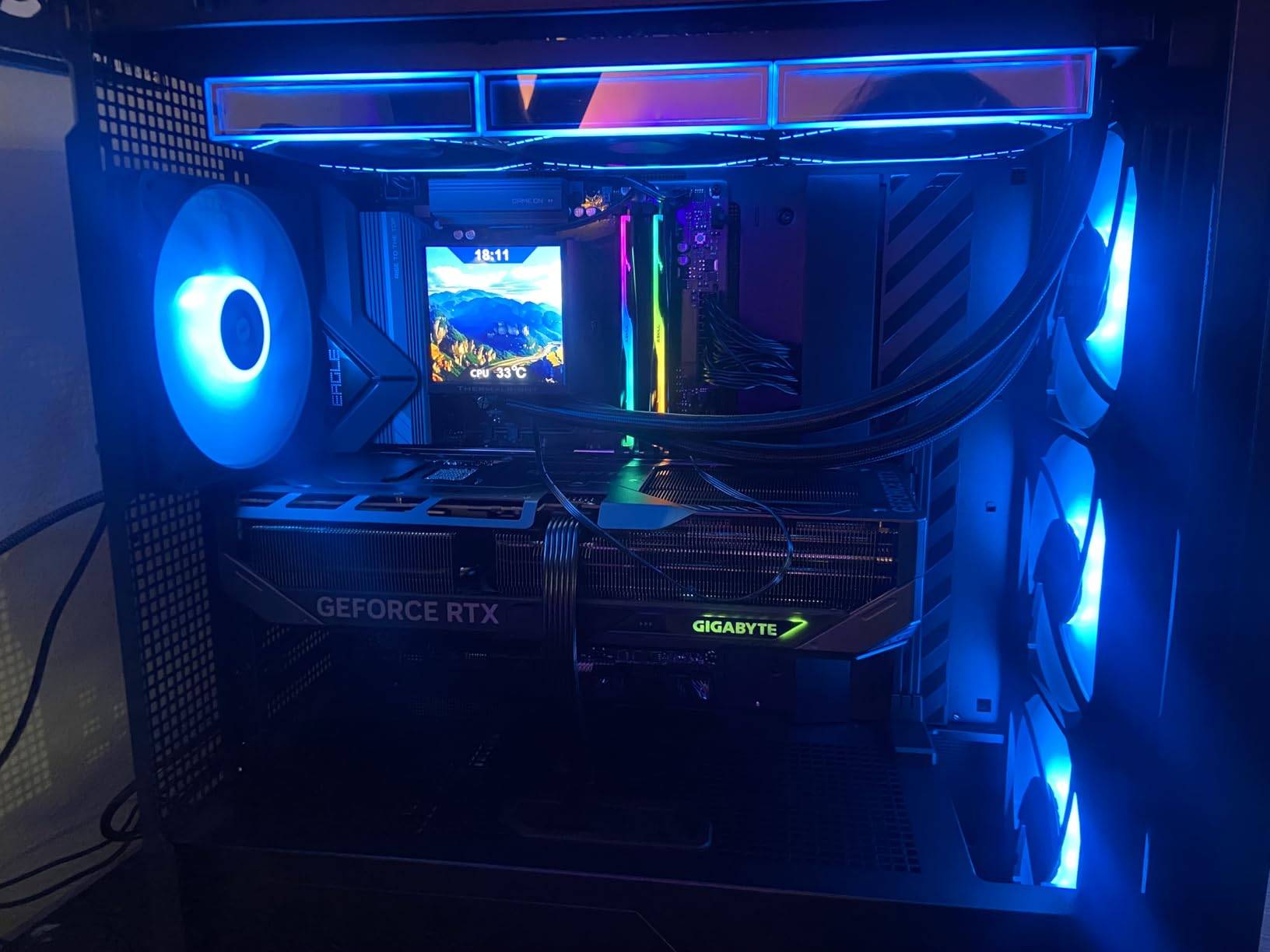 GIGABYTE B850 Eagle WIFI6E AMD AM5 ATX Motherboard, Support AMD Ryzen 9000/8000/7000 Series, DDR5, 8+2+2 Power Phase, 3X M.2, PCIe 5.0, USB-C, WIFI6E, GbE LAN, EZ-Latch, 5-Year Warranty customer photo 2