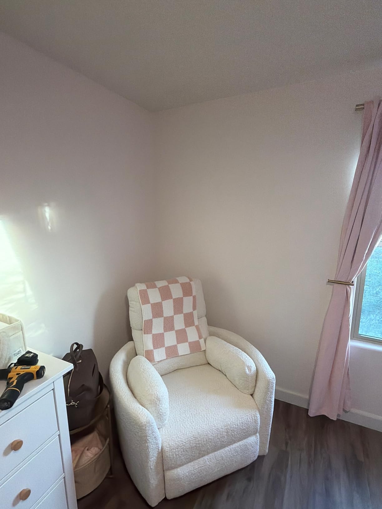 Jocisland Power Rocking Nursery Chair, Oversized Recliner Swivel Glider Chairs for Adults with 2 Pillows, USB & Type-C, Cozy Reclining Armchair Sofa for Living Room, Bedroom, Nursing, White Teddy customer photo 1