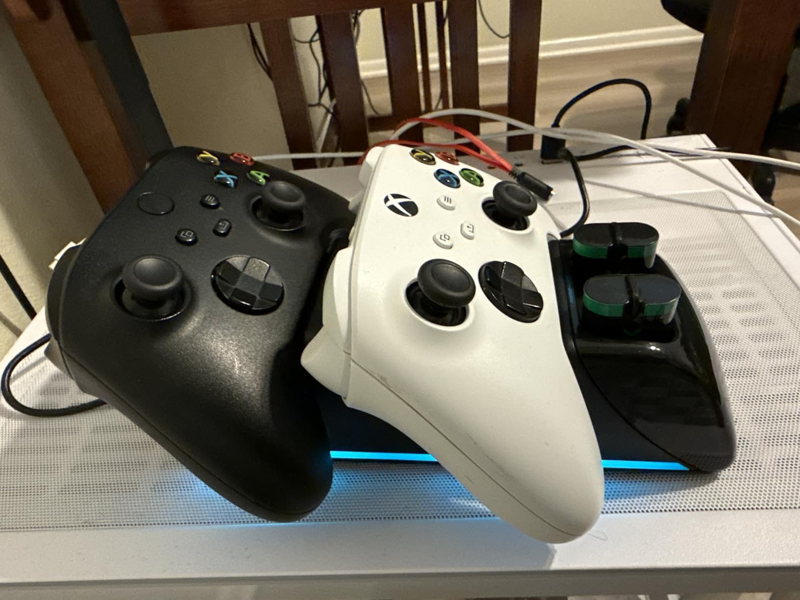 4-in-1 Charger for Xbox Series/One X|S Controllers, with 4× 5520mWh Rechargeable Battery Packs,Charges Dual Remotes & Batteries Simultaneously,Upgraded Quad Charging Dock Station for Xbox Gamer Gift customer photo 2