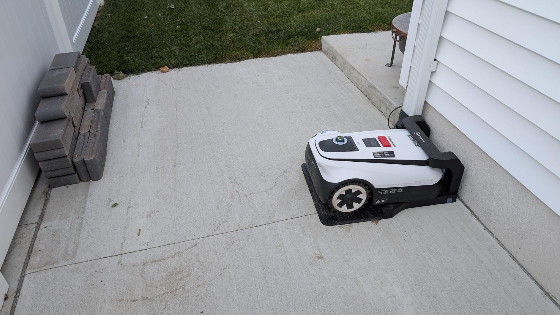 ECOVACS Goat O1000 RTK Robot Lawn Mower, 8.66