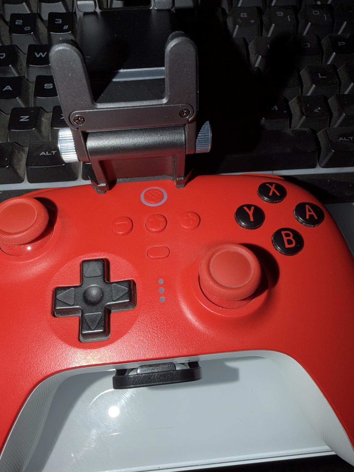 8BitDo Mobile Clip for 8BitDo Ultimate 2 Controller, Adjustable Phone Mount (49-85mm) customer photo 2