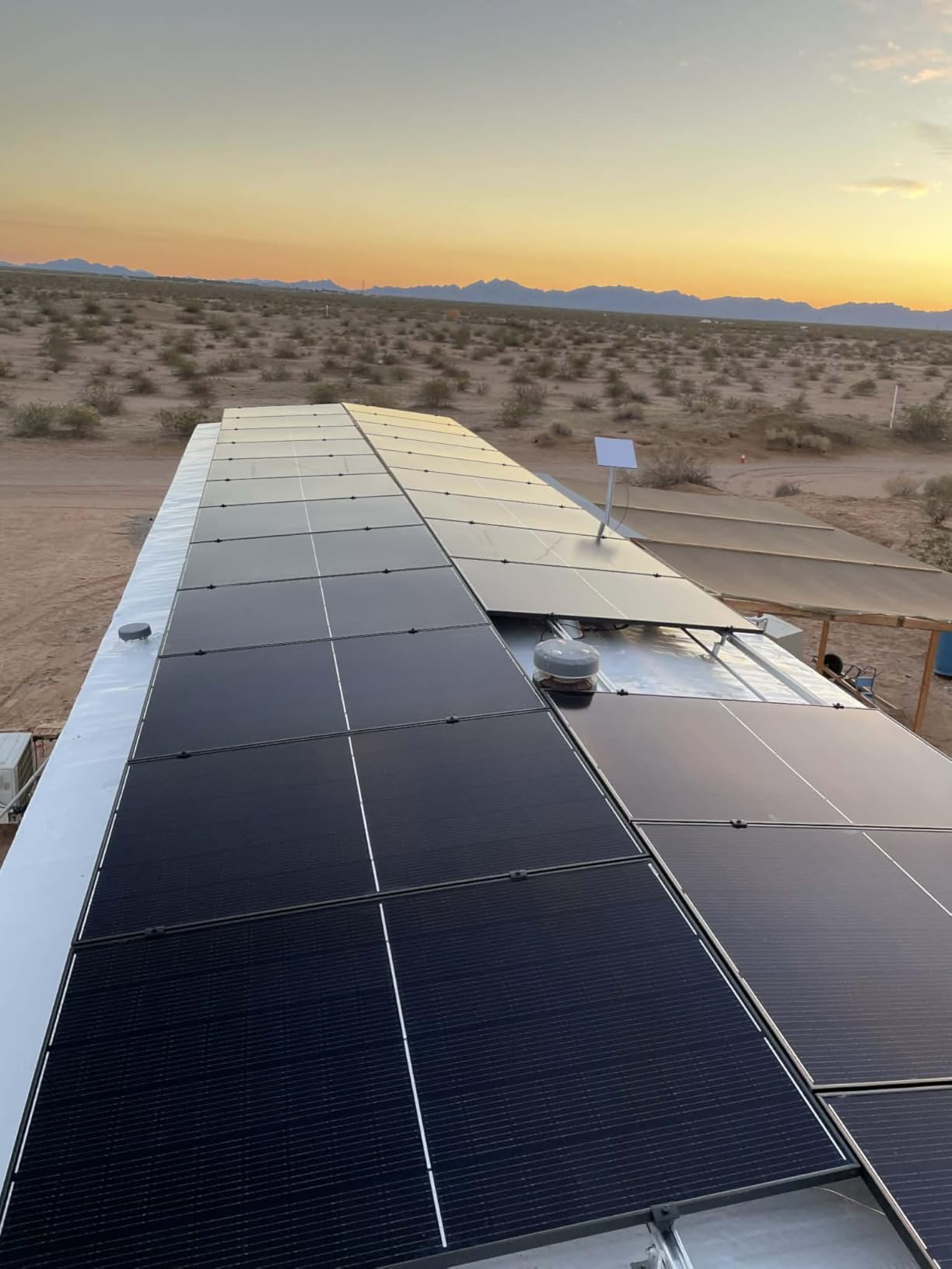 ECO-WORTHY 10000W Complete Off-Grid Solar Panel Kit for Home| 10KW 120V/240V Output Split Phase| 20.48kWh Lithium Battery with Rack| 9840 Watts Solar Panel PV customer photo 1