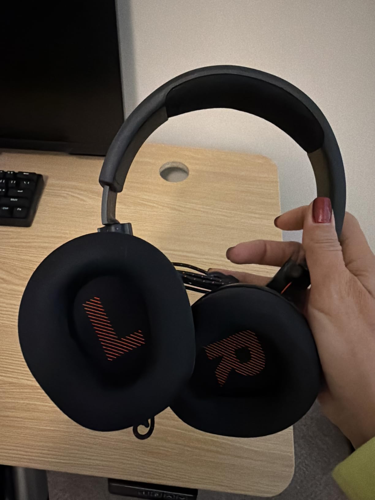 JBL Quantum 100M2 - Wired Over-Ear Gaming Headset with omnidirectional, Detachable mic with Mute Option and Fabric-Covered Memory Foam Ear Cushions, Compatible with All Platforms (Black) customer photo 2