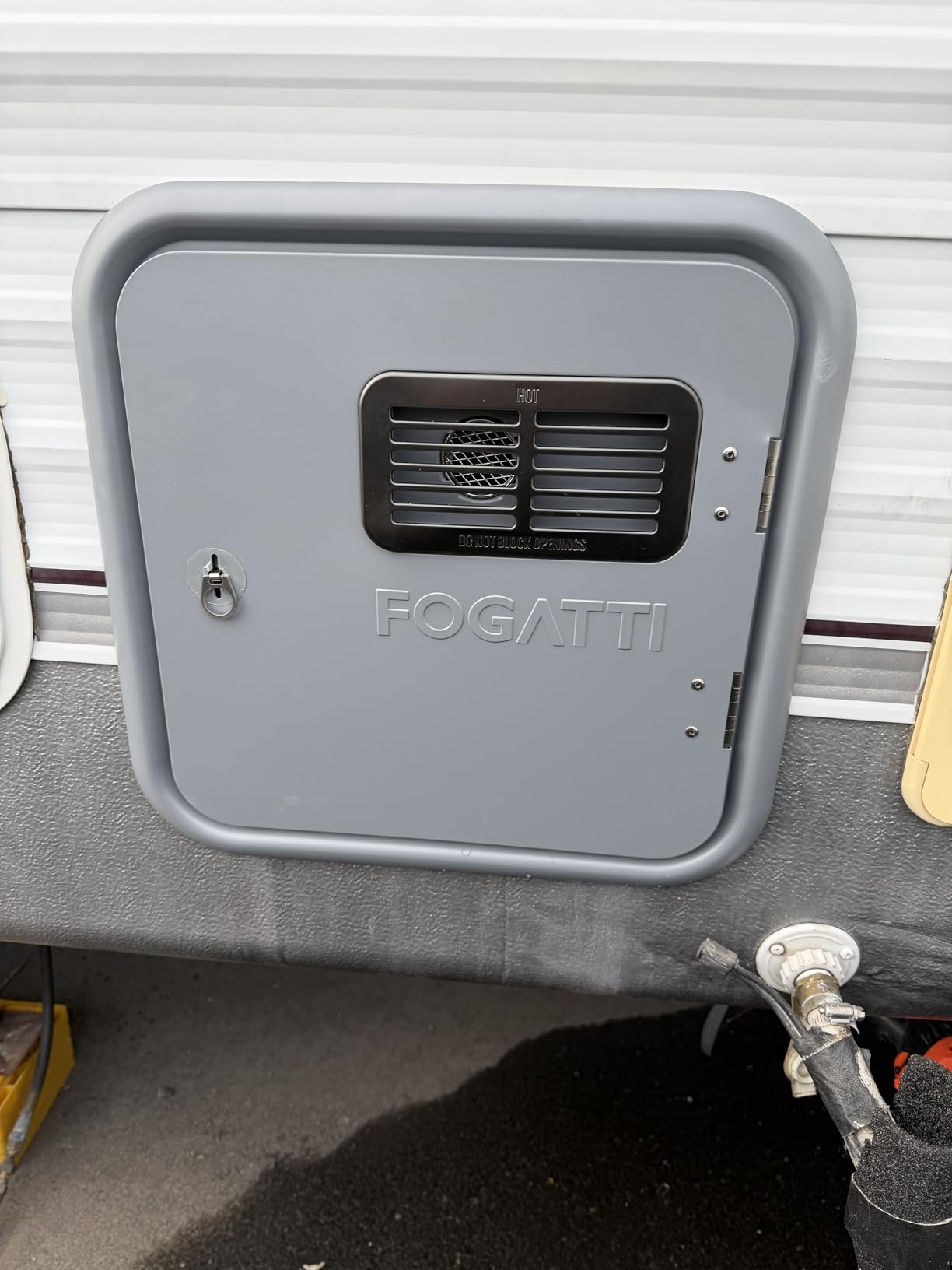 FOGATTI InstaShower Ultra RV Tankless Water Heater, Built-in Mixing Tank | 66,000 BTU On-Demand Water Heater, 3.9 GPM, Easy Retrofit with 15