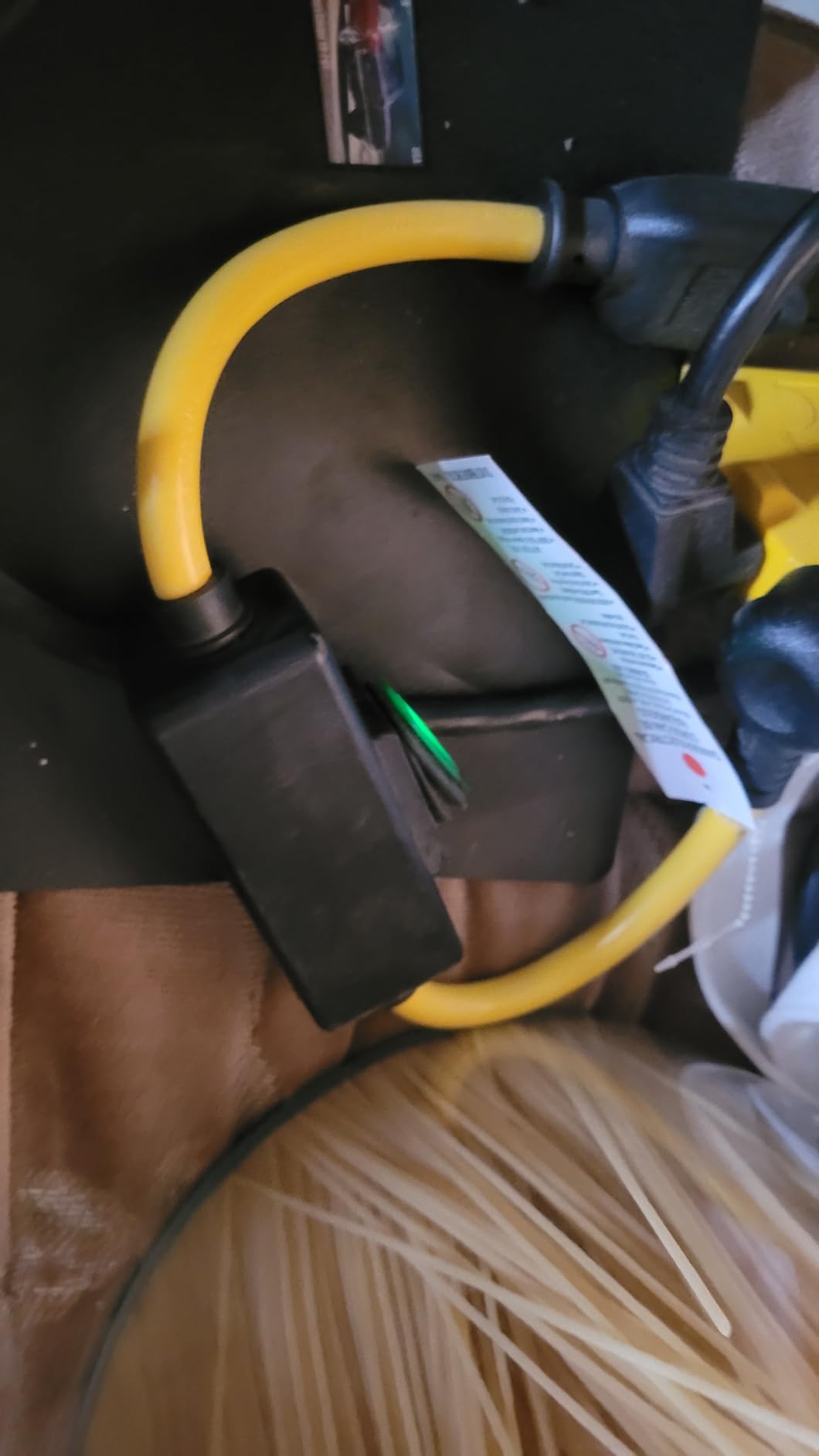 AFERIY 2048Wh Portable Power Station 2400W (Peak 4800W),P210 LiFePO4 Battery Generator,AC Fast Charging, 12V/25A XT60 DC output port,UPS Power Outages,Home Backup,Camping customer photo 1