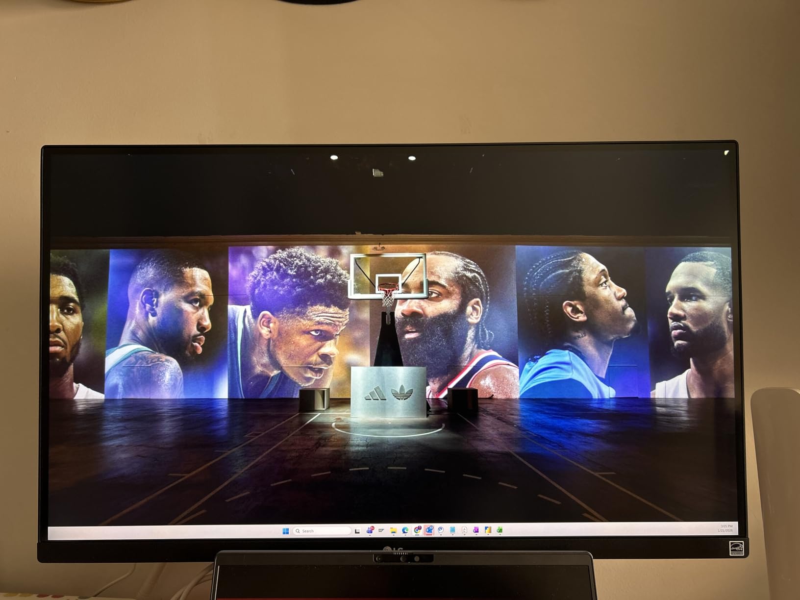 LG 27UP650K-W 27-inch Ultrafine 4K UHD (3840 x 2160) IPS Computer Monitor, 60Hz, 5ms, DisplayHDR 400, Reader Mode, Flicker Safe, HDMI, DisplayPort, Tilt/Height/Pivot Adjustable Stand, White customer photo 2