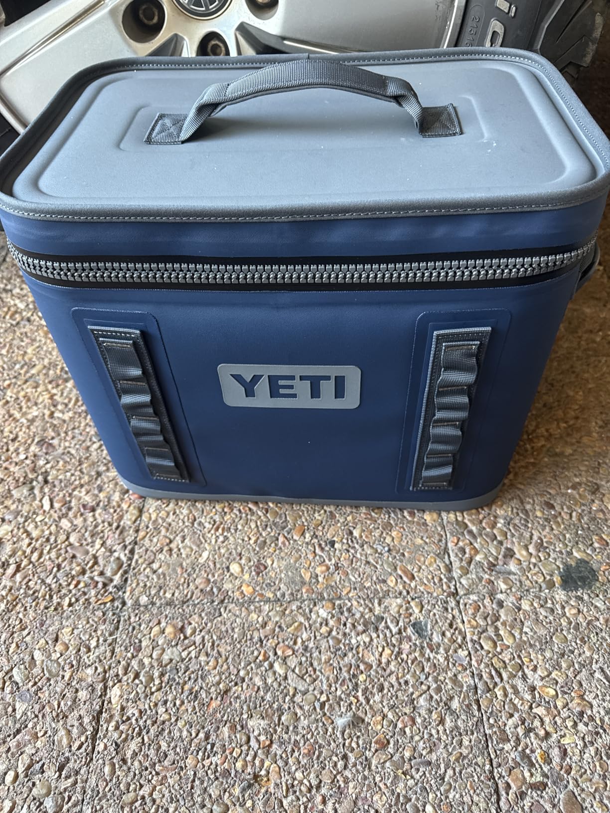 YETI Hopper Flip 18 Portable Soft Cooler customer photo 2