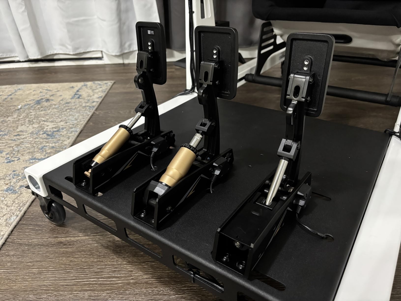 MOZA CRP2 Load Cell Pedals Pressure Sensor Pedal for Sim Racing Driving Video Games customer photo 2