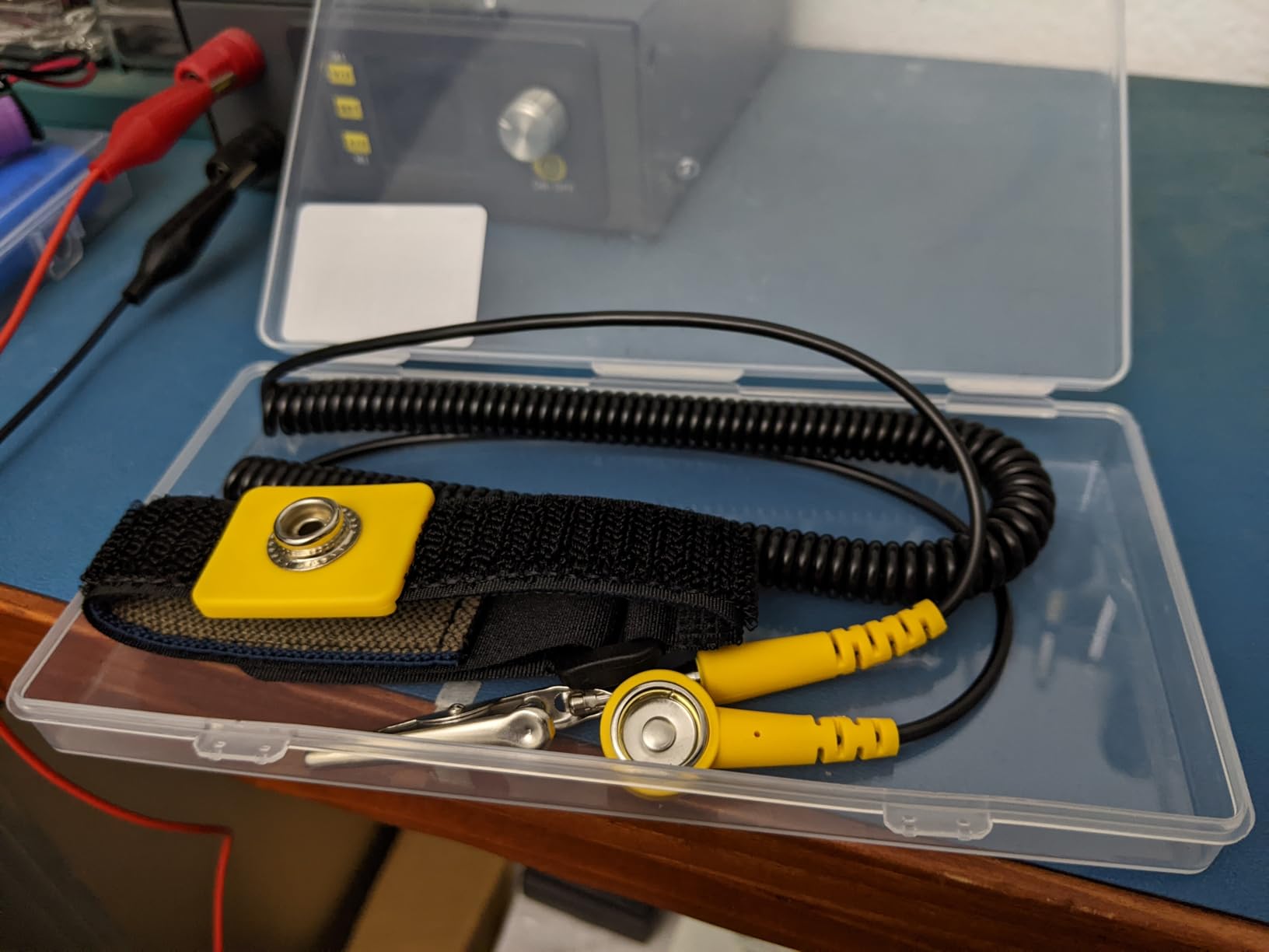 Anti Static Wrist Strap, Adjustable ESD Wrist Strap with 360° Rotating Connector & 10ft Long Coiled Cord | Antistatic Wrist Band for PC Building, Electronics Repair & Assembly customer photo 2