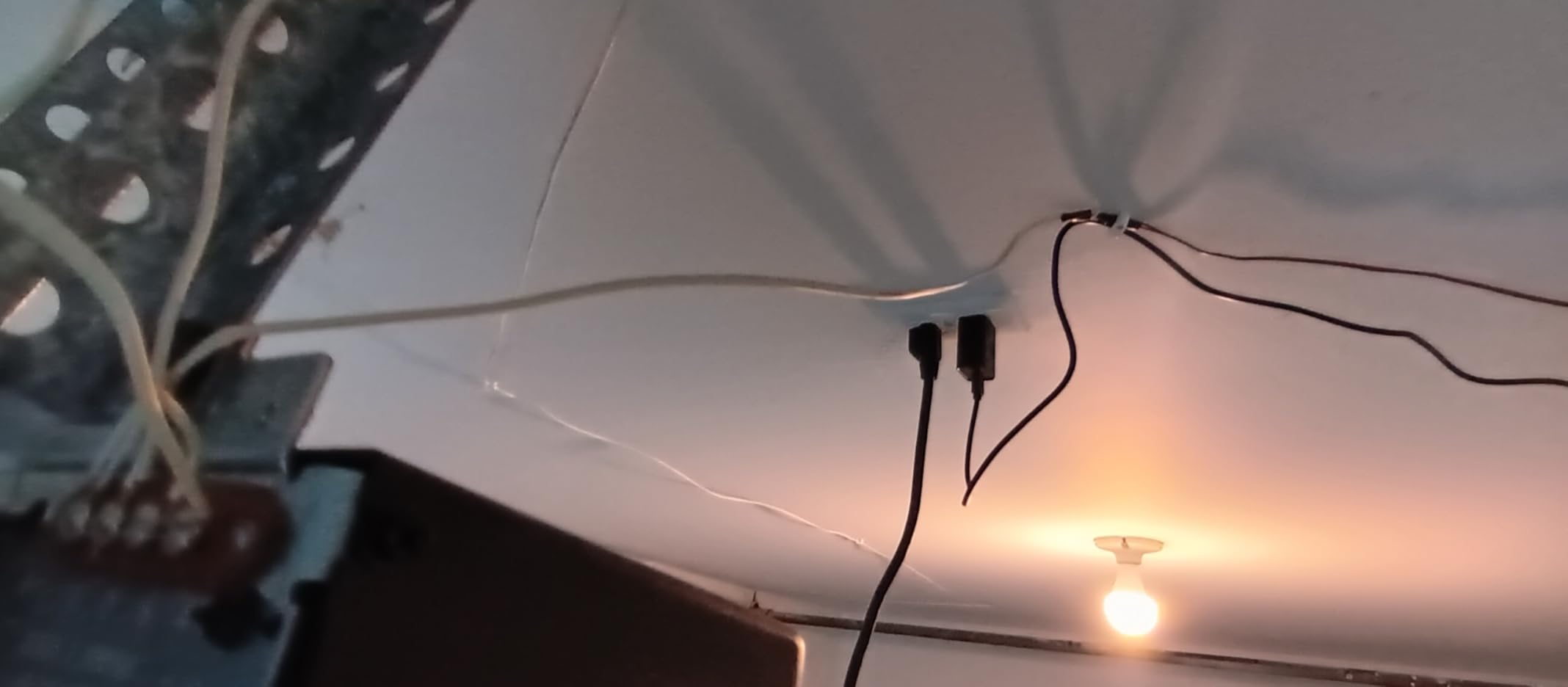 Feit Electric Smart Garage Door Camera, 2-Way Audio, Live Streaming, Human Motion Detection, 24/7 Recording, Infrared Night Vision, Remote Closure & Alerts, Alexa/Google Asst Compatible, CAM/GAR/WiFi customer photo 2