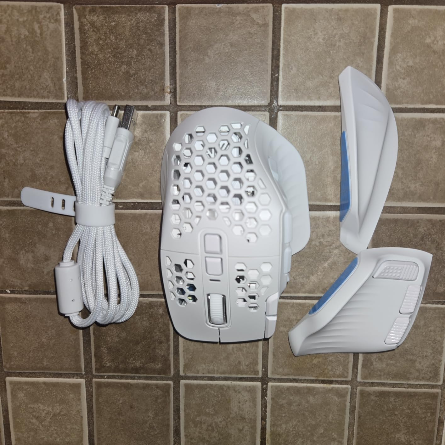 SOLAKAKA SM809 Pro Gaming Mouse with 9 Side Buttons,24000 DPI RGB Mouse for Gamer,16 Programmable Macros MMO Mouse,Black customer photo 1