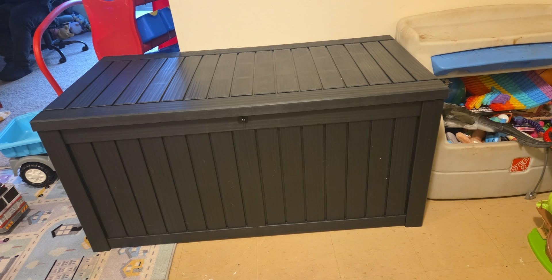 TARKARI 320 Gallon Lockable Resin Deck Box, Waterproof & UV-Resistant Outdoor Storage Box for Outdoor Cushion Storage, Garden Tools & Pool Accessories Storage, Black customer photo 1