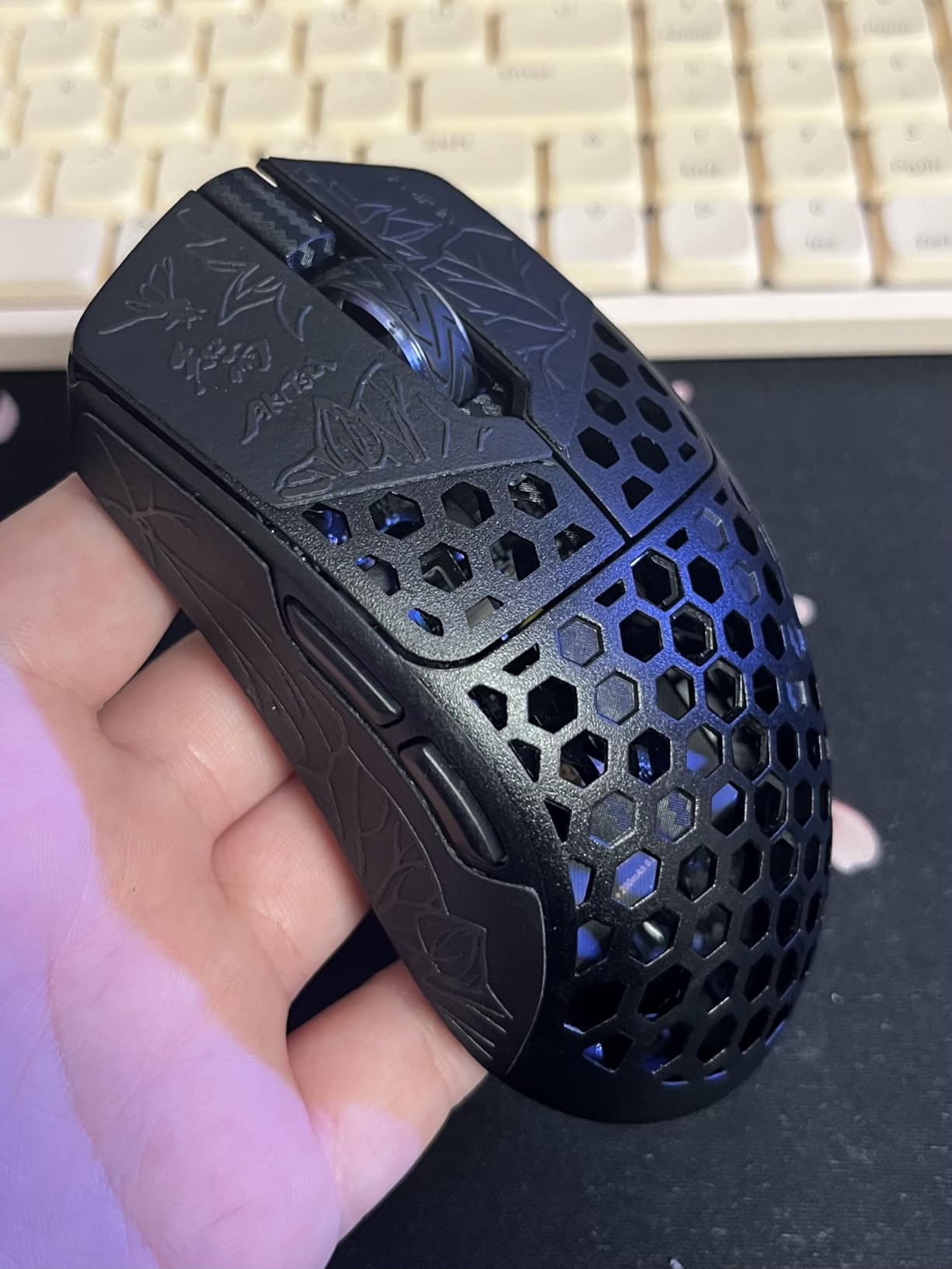 ARBITER Akitsu Small Carbon Fiber Gaming Mouse - Ultra-Light 38g, Wireless 8K Polling, 26K DPI, PIXART 3395 Sensor customer photo 1