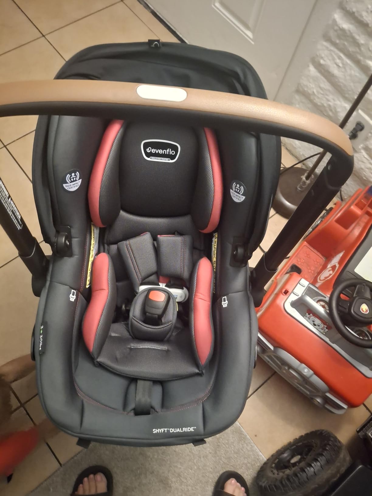 Evenflo Shyft DualRide Infant Car Seat Stroller Combo with Carryall Storage (Boone Gray) customer photo 2