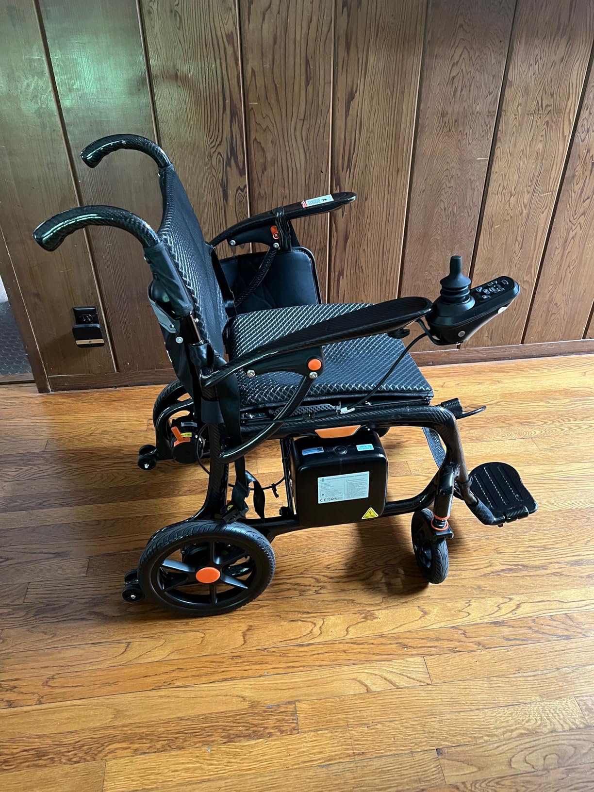 28lbs Ultralight 28 Miles Long Range 100% Carbon Fiber Travel Electric Wheelchairs for Adults, FreeWink Foldable Portable Electric Wheelchairs with 2 Lithium Batteries for All Terrain Airline Approved customer photo 1