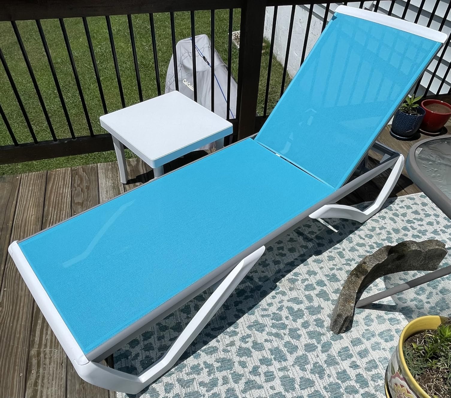 Kozyard Outdoor Chaise Lounge Chair, Full Flat Adjustable Patio Lounger with Aluminum Frame & Resin Legs, Textilene Fabric for Poolside, Backyard & Beach (NavyBlue, 2Chairs with Table) customer photo 2