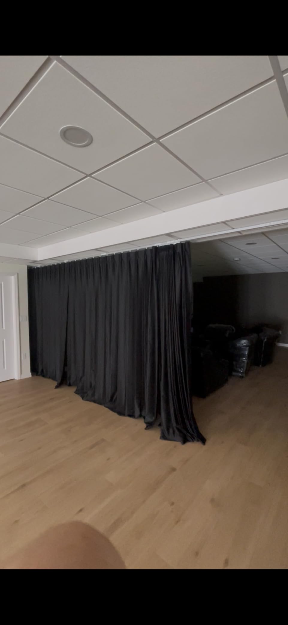 Quoya BL01 Smart Electric Curtain Track [Beltless, Adjustable, No Cutting, Adjustable Speed, Quiet, Compatible with Alexa, Google, Siri, Apple Watch, Remote Included] (up to 118 inches (3m)) customer photo 1