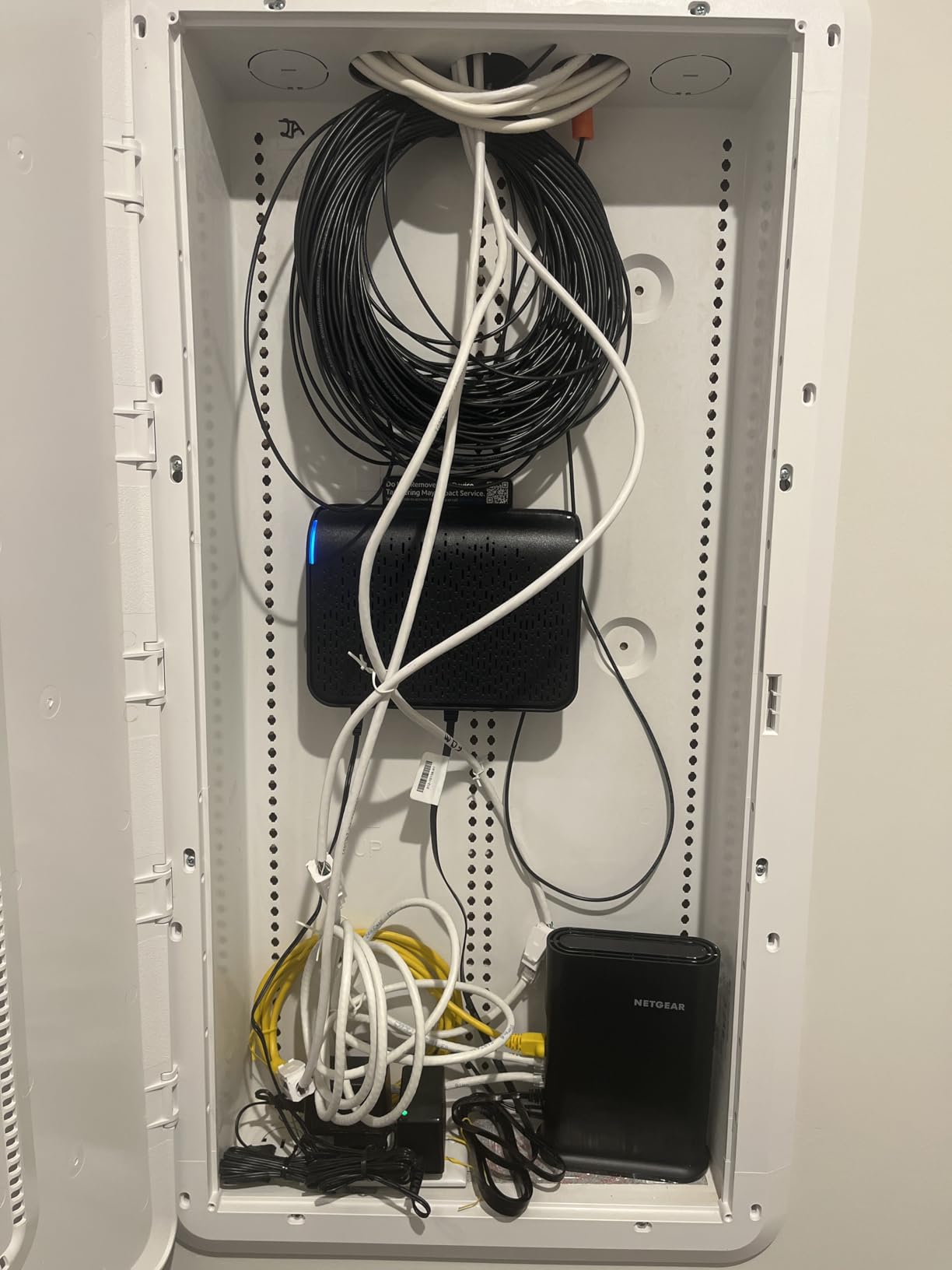 NETGEAR 4-Stream WiFi 6 Router (R6700AX) - Router Only, AX1800 Wireless Speed (Up to 1.8 Gbps), Covers up to 1,500 sq. ft., 20 Devices - Free Expert Help, Dual-Band customer photo 2