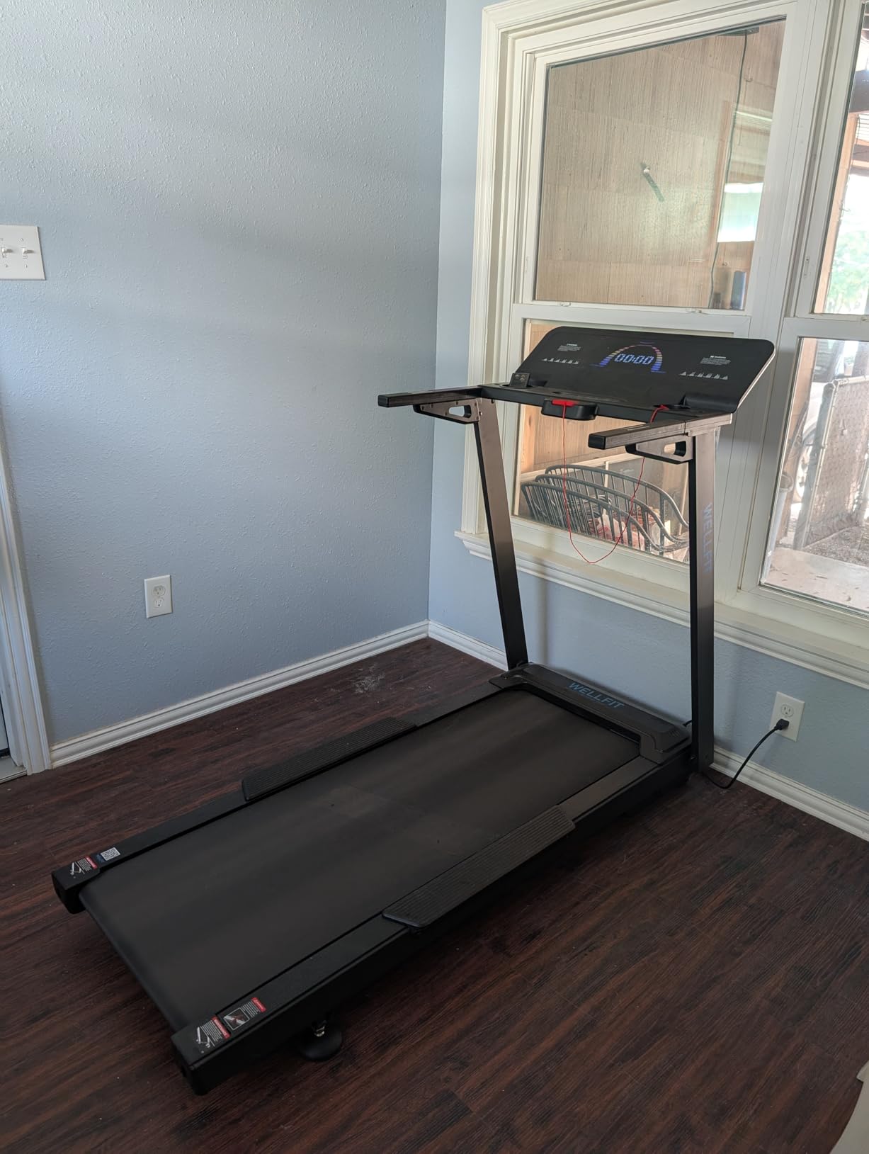 WELLFIT Auto Incline Treadmill, 15% Incline Heavyduty Treadmill customer photo 2