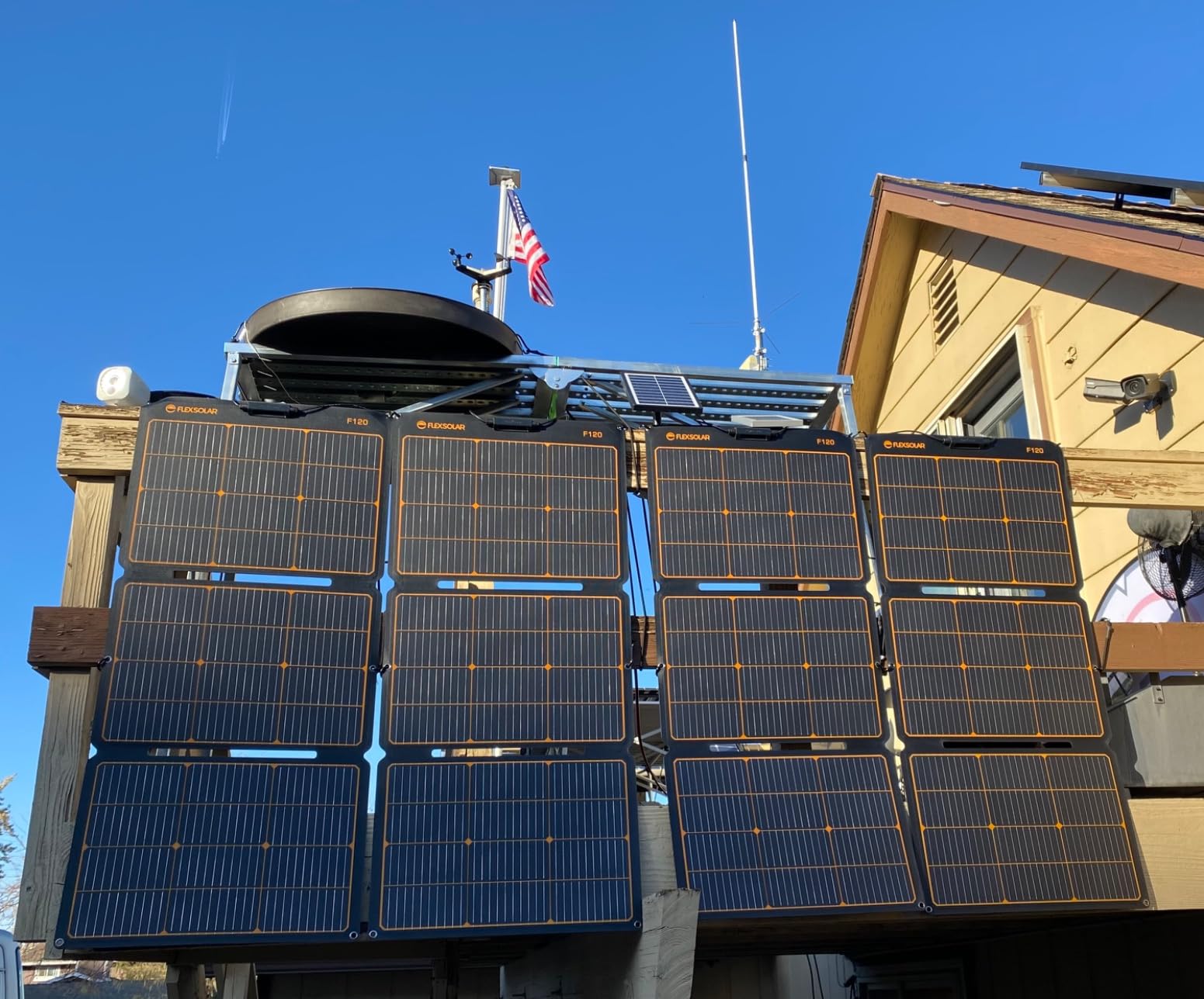 FlexSolar 100W Portable Solar Panels Chargers with PD3.0 USB-C,QC3.0 USB-A and DC Outputs Foldable IP67 Waterproof Power Emergency Camping for Small Power Station Generator,Phones, Power Banks customer photo 2