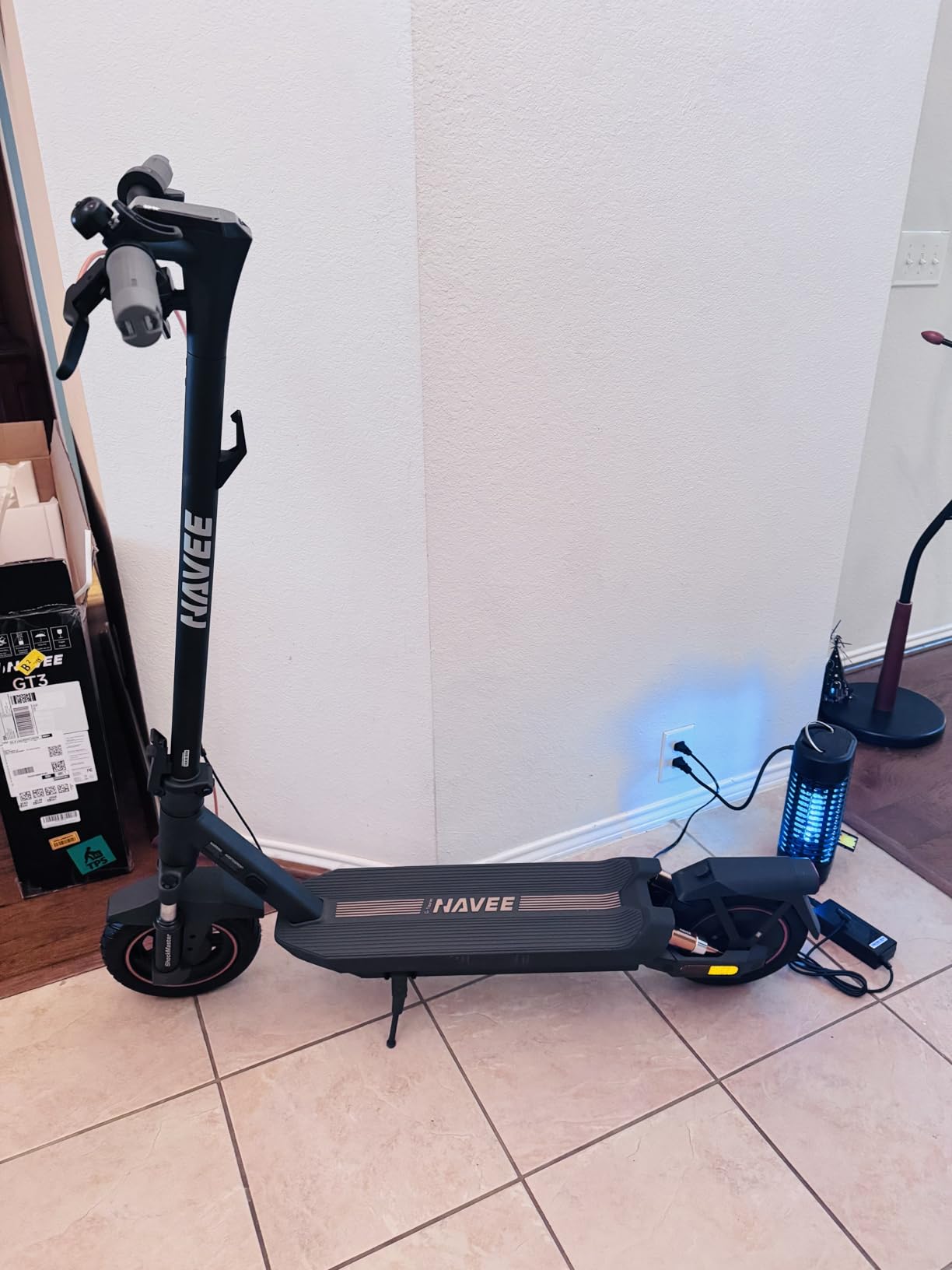 NAVEE GT3/ST3 Series Electric Scooter, 20/25 MPH Top Speed, 47/38/30 Miles Max Range, 1000W/1350W Motor with Dual Suspension, 10