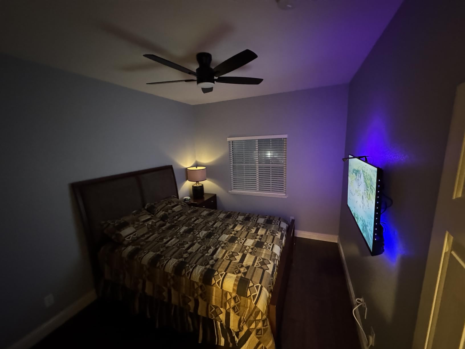 Ohniyou Ceiling Fans with Lights, 52'' Low Profile Ceiling Fan with Light and Remote/APP Control, Modern Flush Mount Ceiling Fan for Indoor Bedroom Living Room, Dimmable, Qiuet DC Motor, Black customer photo 2