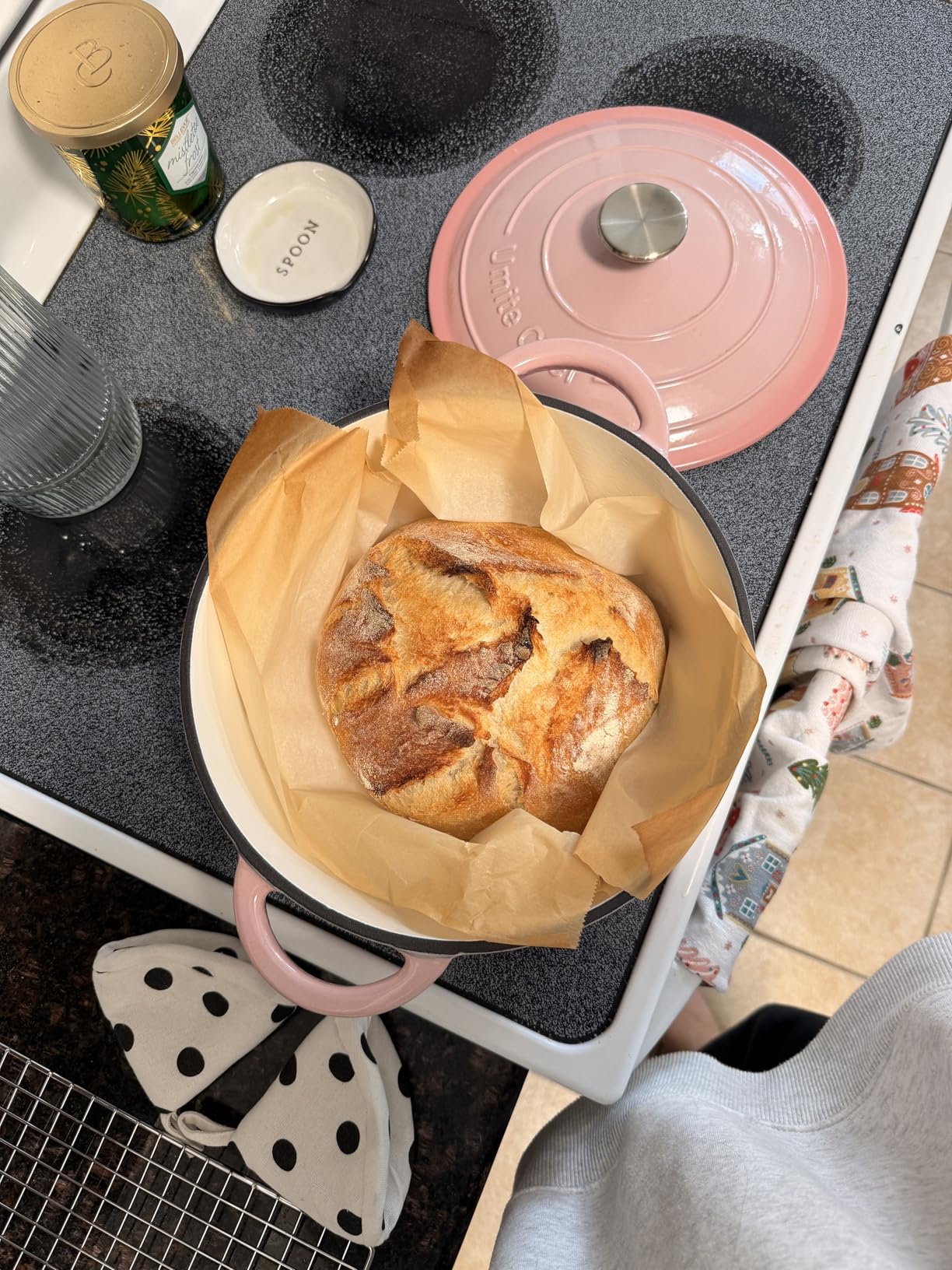 Enameled Cast Iron Dutch Oven - Umite Chef 5QT Pot with Lid & Cotton Potholders - Heavy-Duty Cookware for Bread Baking, Braising, Stews, Roasting (Cream White) customer photo 2