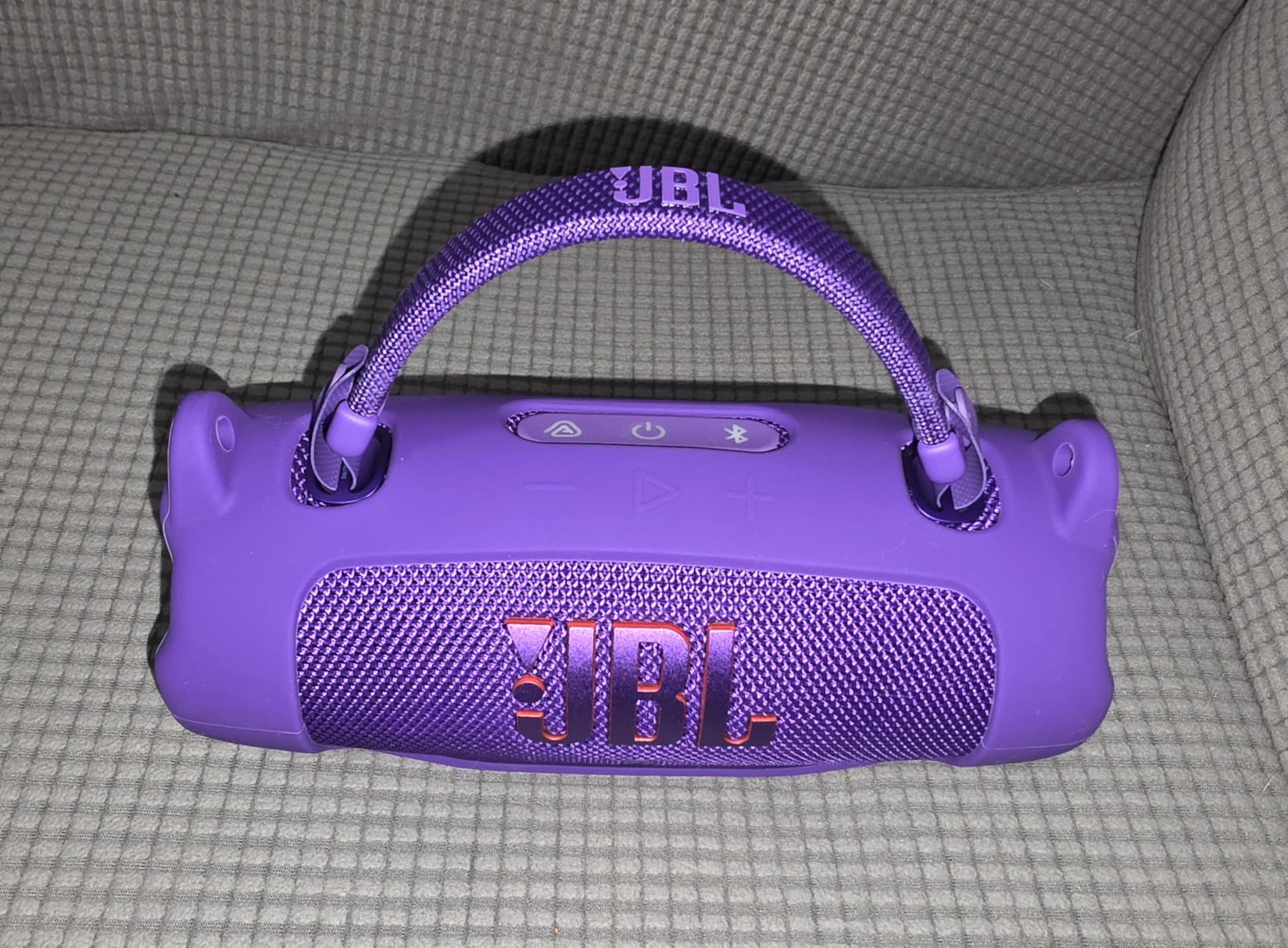 JBL Charge 6 Portable Bluetooth Speaker (Purple) customer photo 1