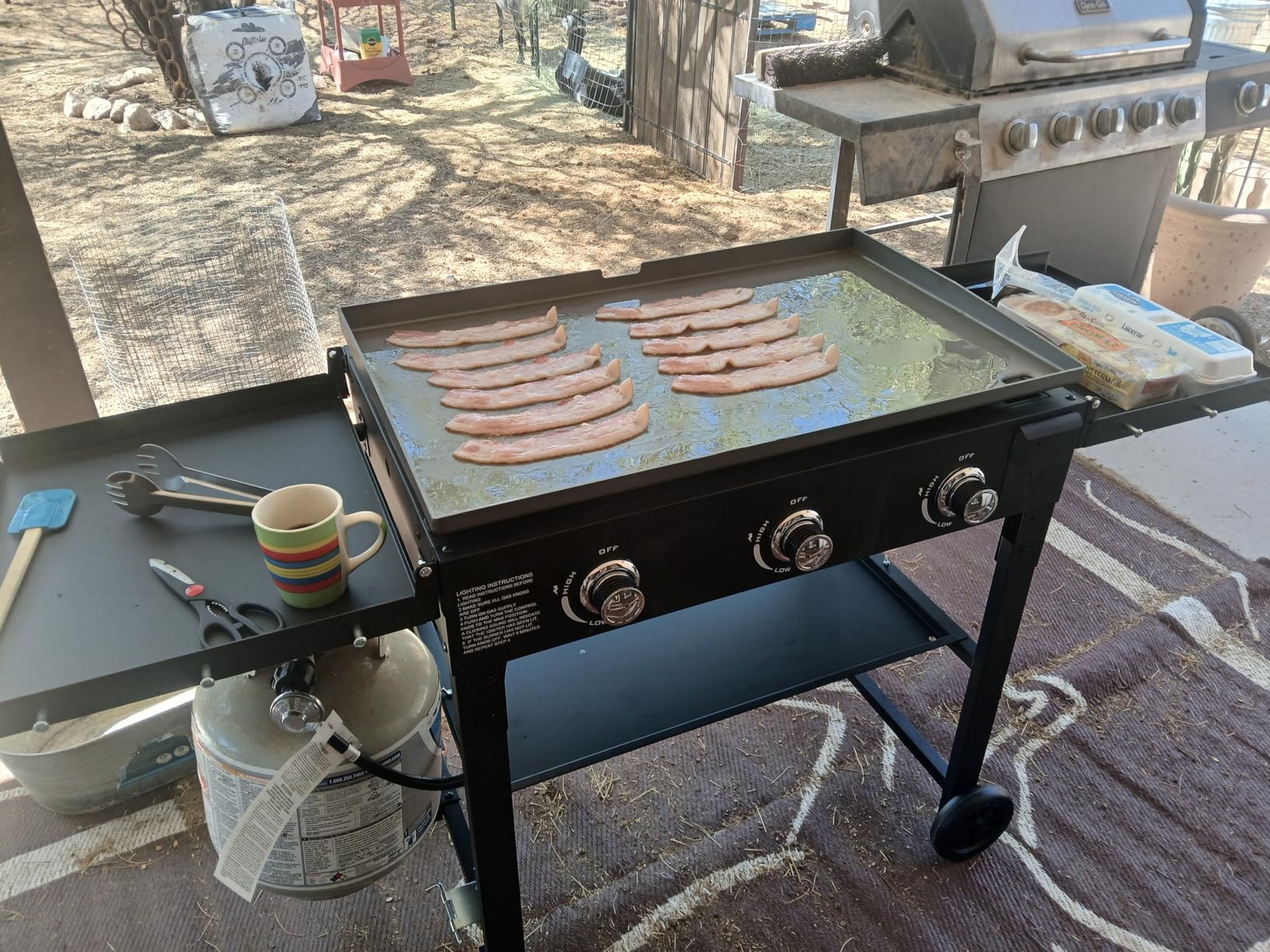 BESTFIRE Foldable Flat Top Grill, Outdoor Griddle-3 Burner Propane Griddle with Two Foldable Shelves, 36