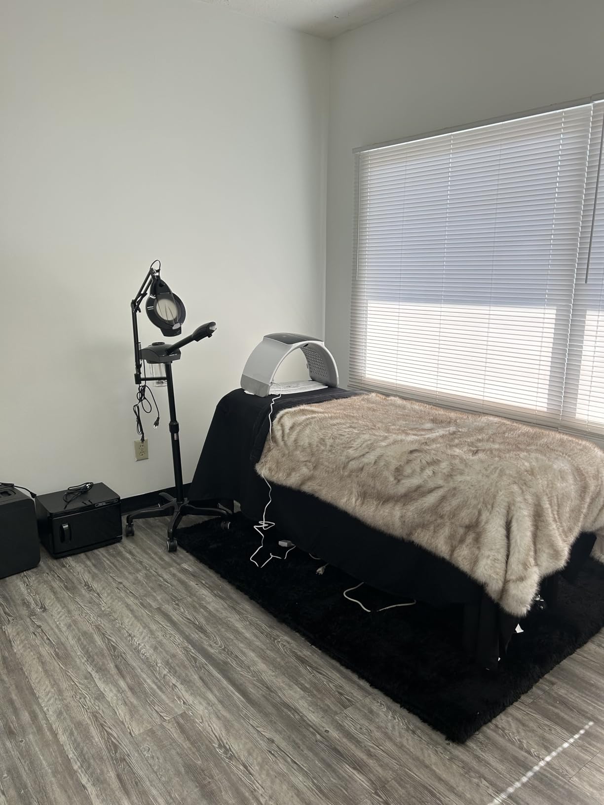 Fully Electric Massage Table with Lift, 1500lbs Capacity - Professional Adjustable Facial Bed for Estheticians, Spa & Waxing, Heavy-Duty 1500lbs Capacity 2r1 customer photo 1