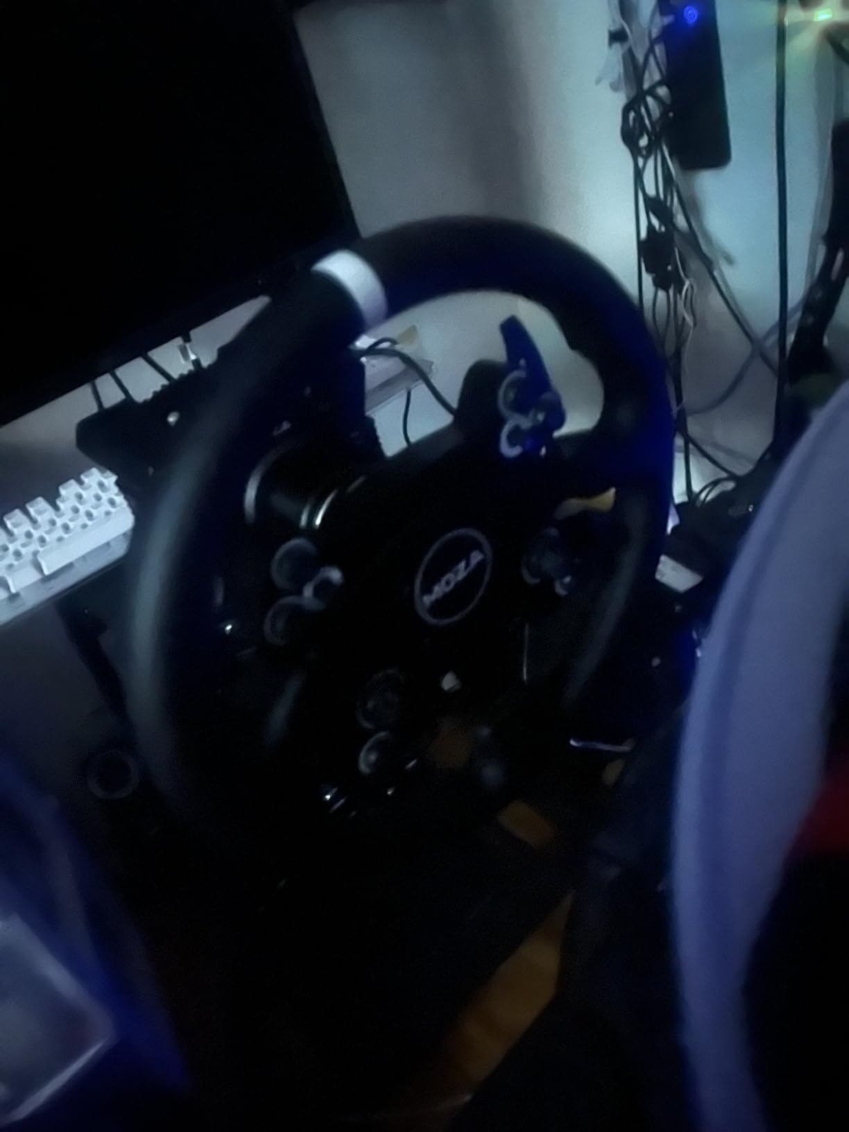 MOZA R9 V3 Direct Drive Servo Motor Sim Racing Wheel Base - 9Nm FFB Force Feedback customer photo 1