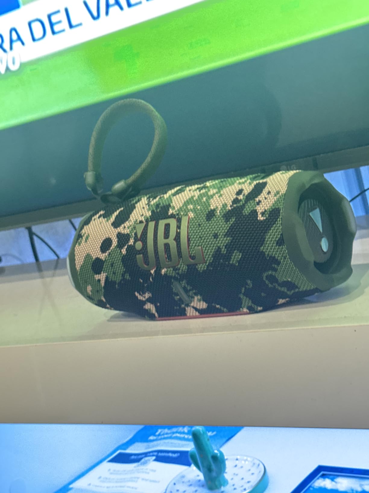 JBL Charge 6 Waterproof Portable Speaker Bundle with gSport Carbon Fiber Case (Black) customer photo 2