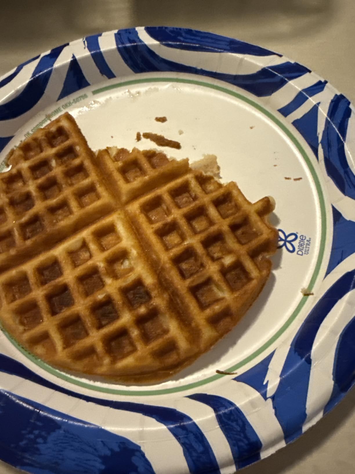 Cuisinart Waffle Maker, 1250W Round Classic Waffle Iron, 5-Setting Adjustable Browning Control, WMR-CANAS, Brushed Stainless customer photo 1