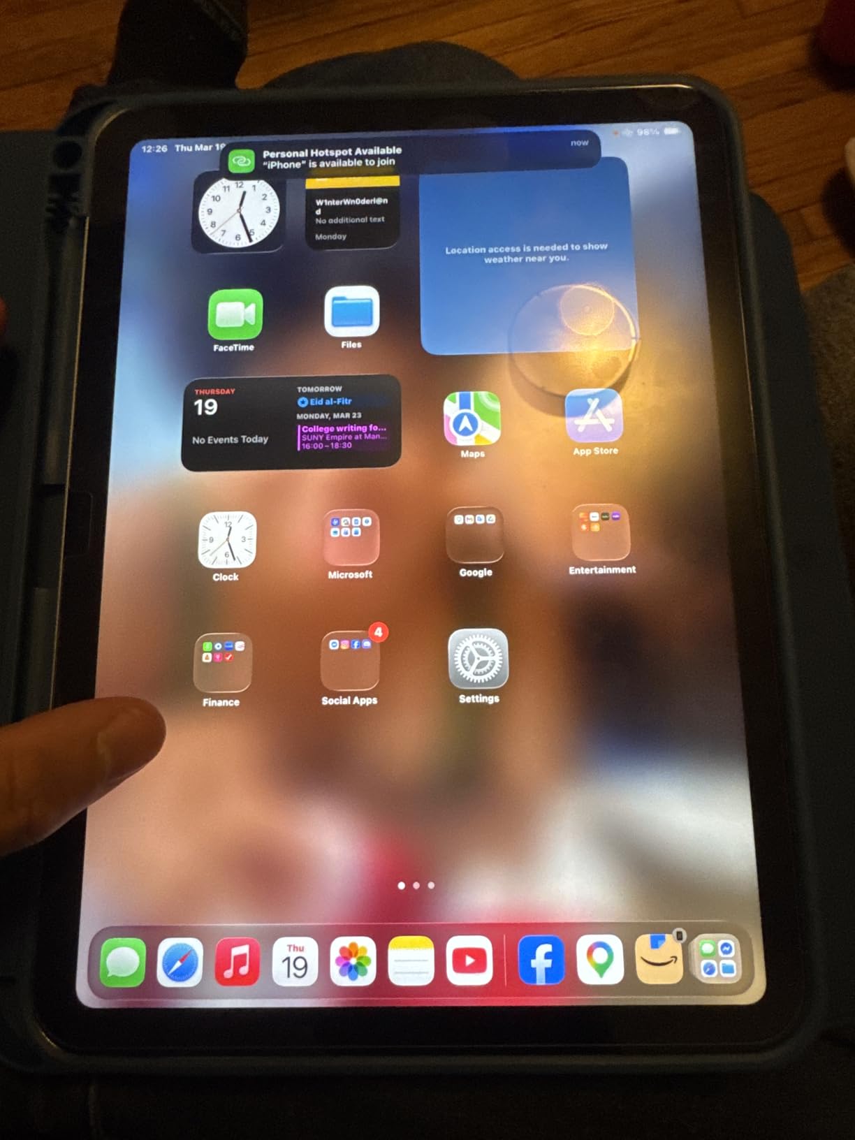 iPad 11-inch A16 Chip Liquid Retina Display 256GB Wi-Fi 6 12MP Front/Back Camera Touch ID All-Day Battery - Silver customer photo 1