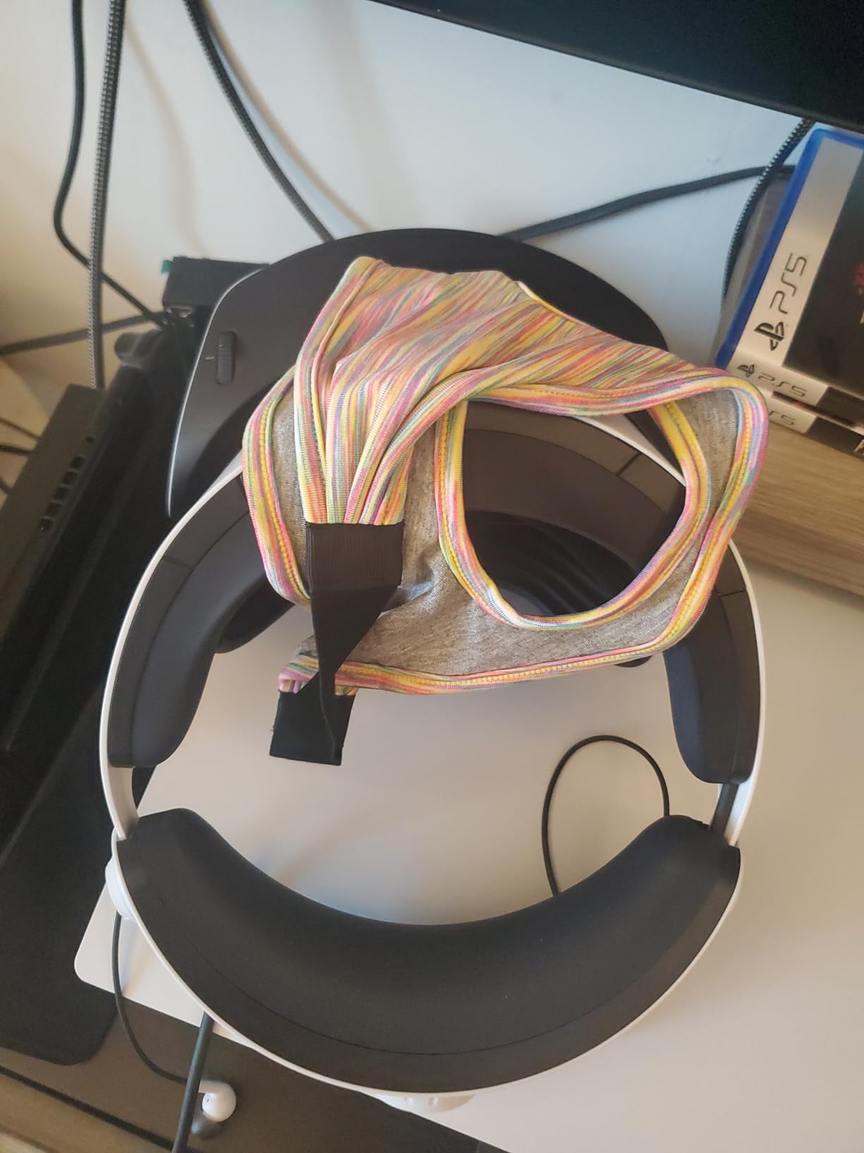 VR Eye Mask Cover Breathable Sweat Band Designed Adjustable Sizes HMD Padding for Use VR Workouts with Virtual Reality Headsets Oculus Quest 2 Go HTC Vive PS VR Gear VR (3pcs) customer photo 1