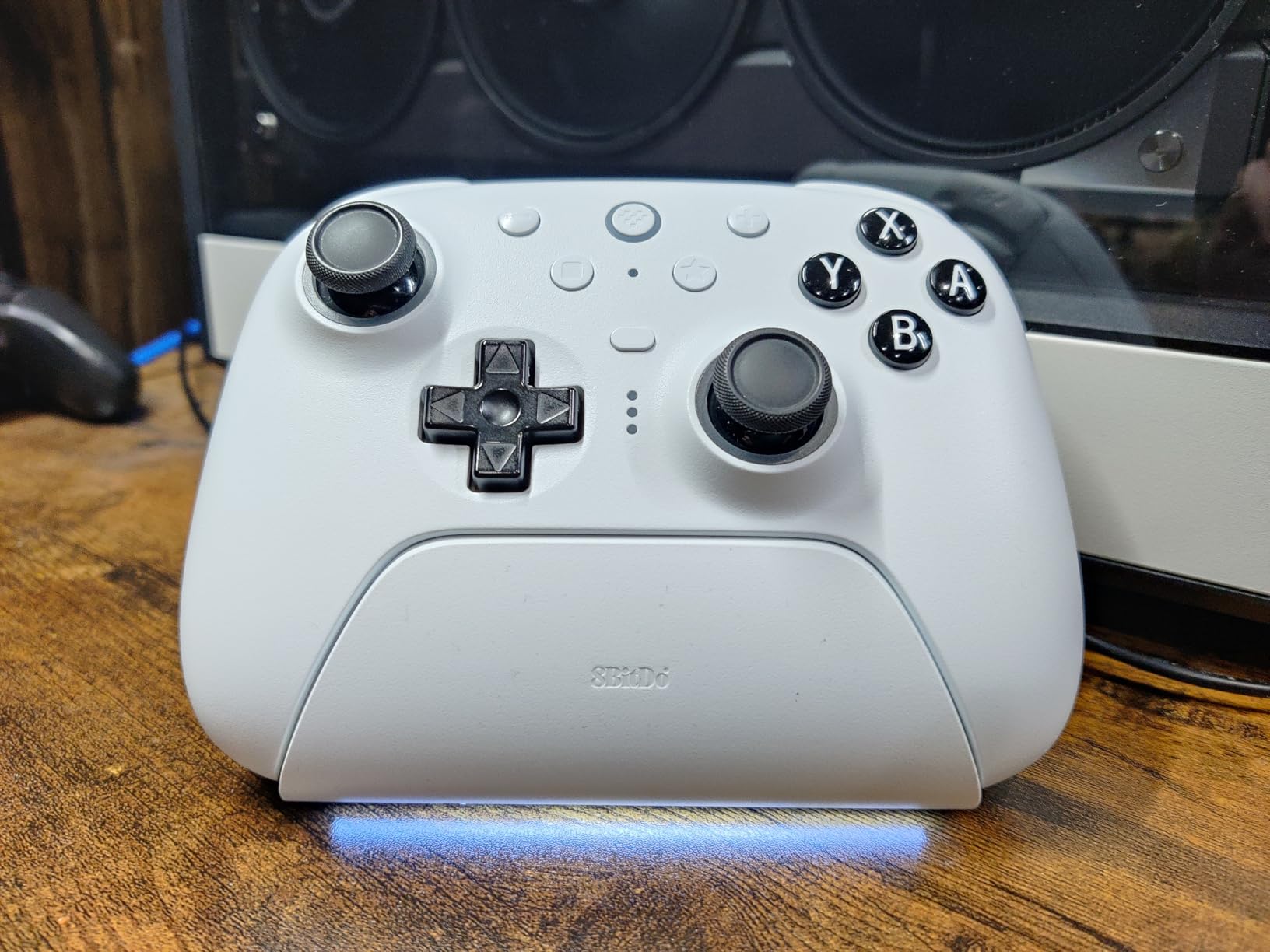 8BitDo Ultimate 2 Bluetooth Controller for Switch/Switch 2 & Windows PC, Switch Pro Controller with TMR Joysticks, Switchable Hall Effect/Tactile Triggers, Vibration and Motion Control - Black customer photo 1