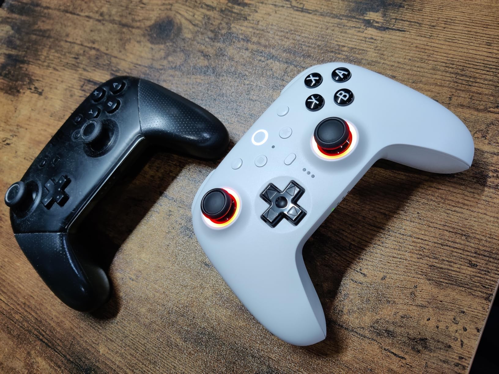 8BitDo Ultimate 2 Bluetooth Controller for Switch/Switch 2 & Windows PC, Switch Pro Controller with TMR Joysticks, Switchable Hall Effect/Tactile Triggers, Vibration and Motion Control - Black customer photo 2