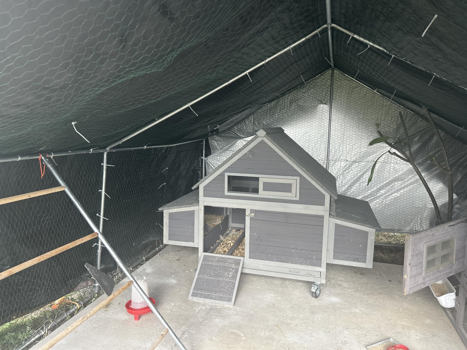 GUTINNEEN Large Chicken Coop on Wheels Mobile Wooden Hen House Weatherproof Duck Poultry Cage 67.3in L for 6-8 Chickens with 6 Nesting Box customer photo 1