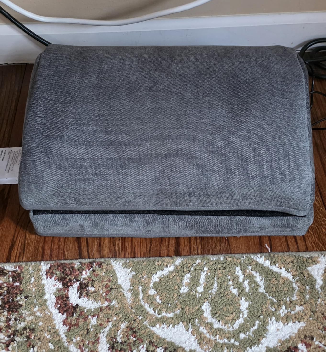 Heated Foot Rest for Under Desk at Work, Foot Stool with Vibration Massage, 2 Heat Levels, Ergonomic Memory Foam Feet Warmer Heater customer photo 1