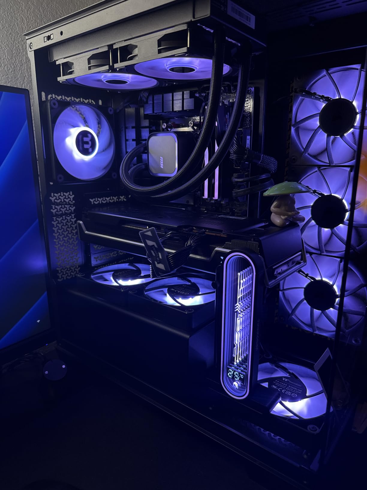 ARGB GPU Support Bracket with Temperature Display（Ambient Case Temp），5V 3pin Universal GPU Bracket，Graphics Video Card Brace with Height Adjustable，DY7-Black customer photo 1