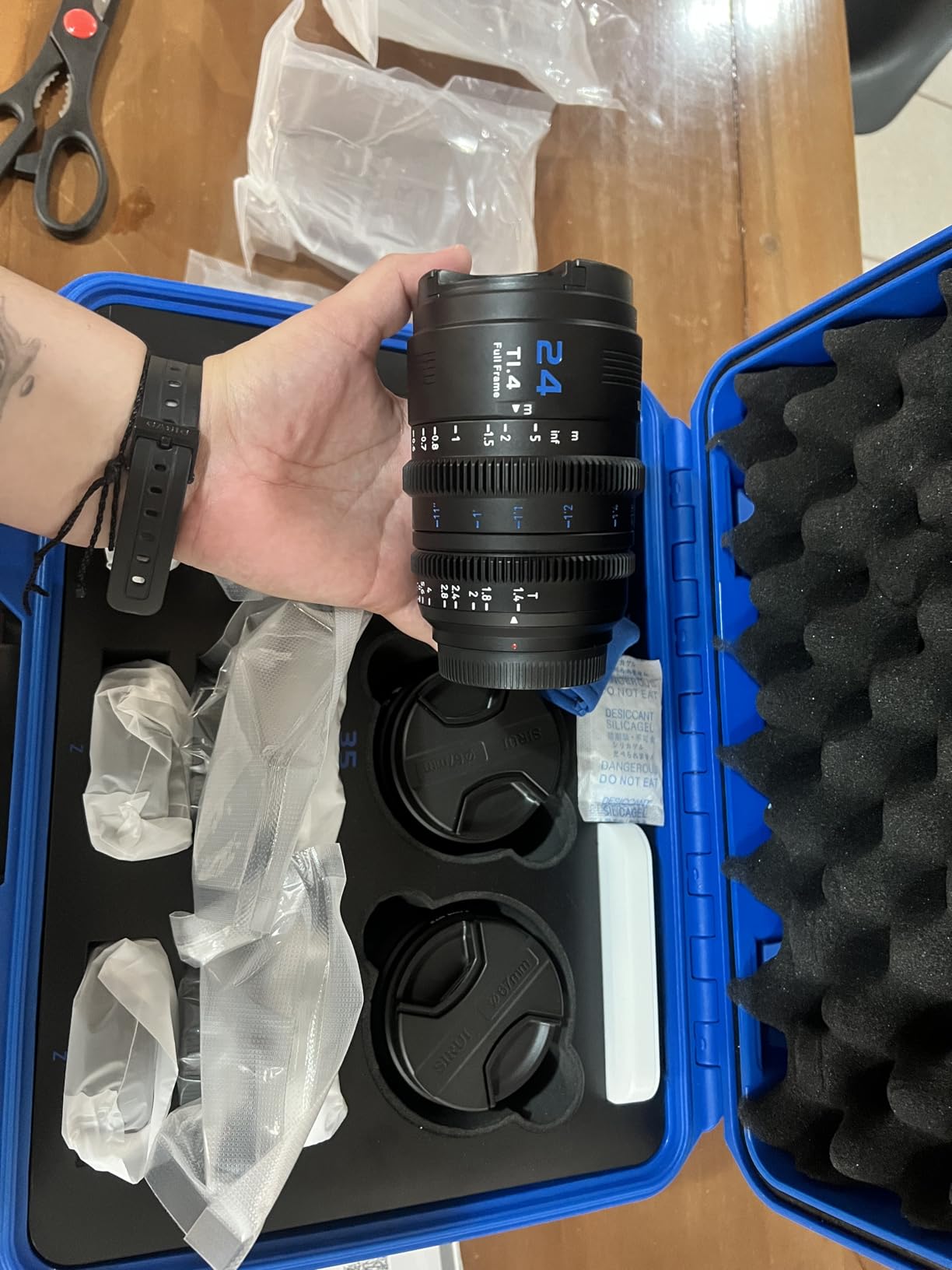 Sirui VP-1 Vision Prime 1 T1.4 Full Frame Cine Lens Set, 24mm, 35mm, 50mm Manual Focus Cinema Lens with Pre-Installed E Mount, Interchangeable RF/Z/L Mounts (Black) customer photo 2