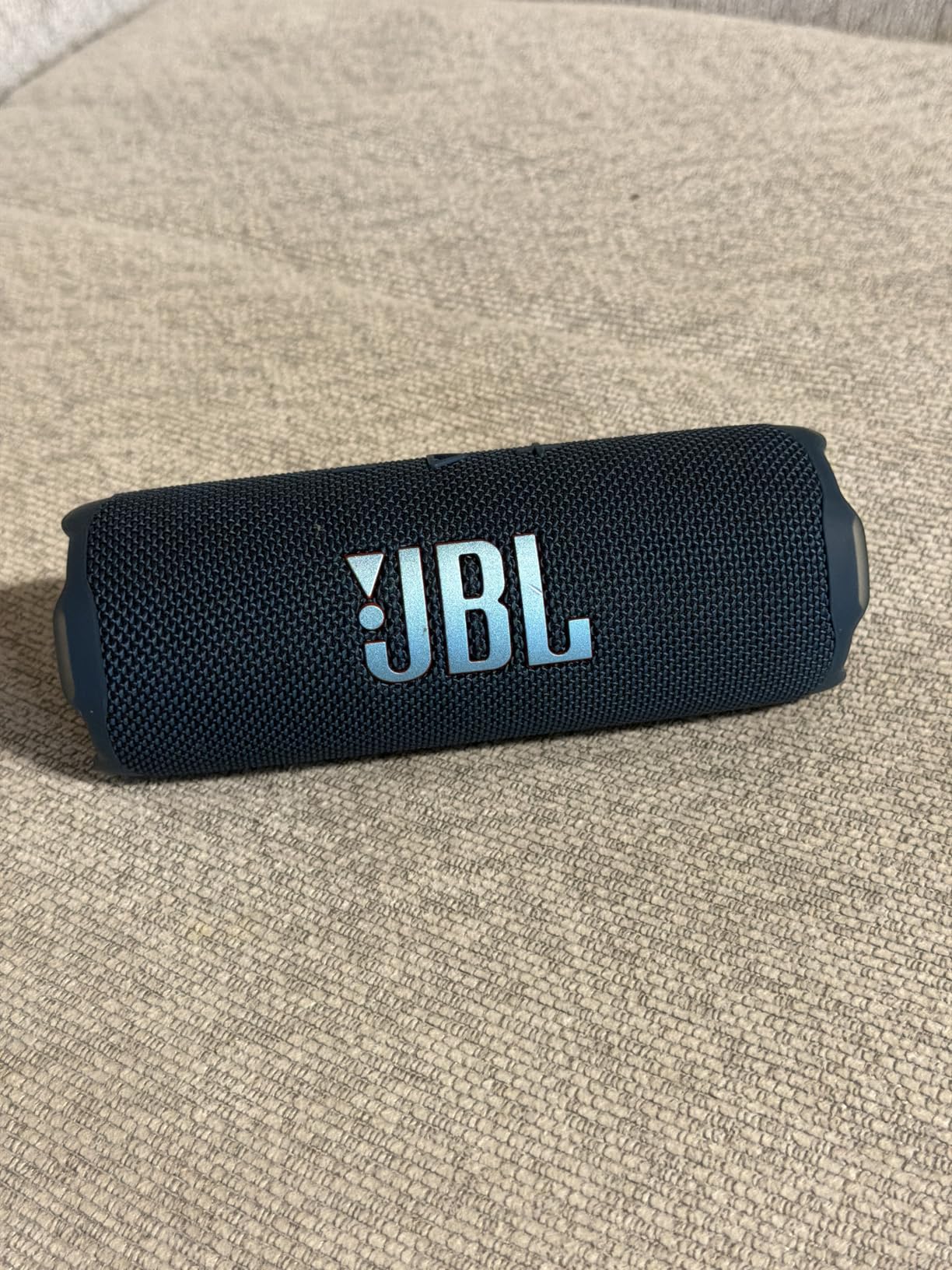 JBL Flip 7 (Black) Bundle with divvi! Protective Hardshell Case customer photo 2