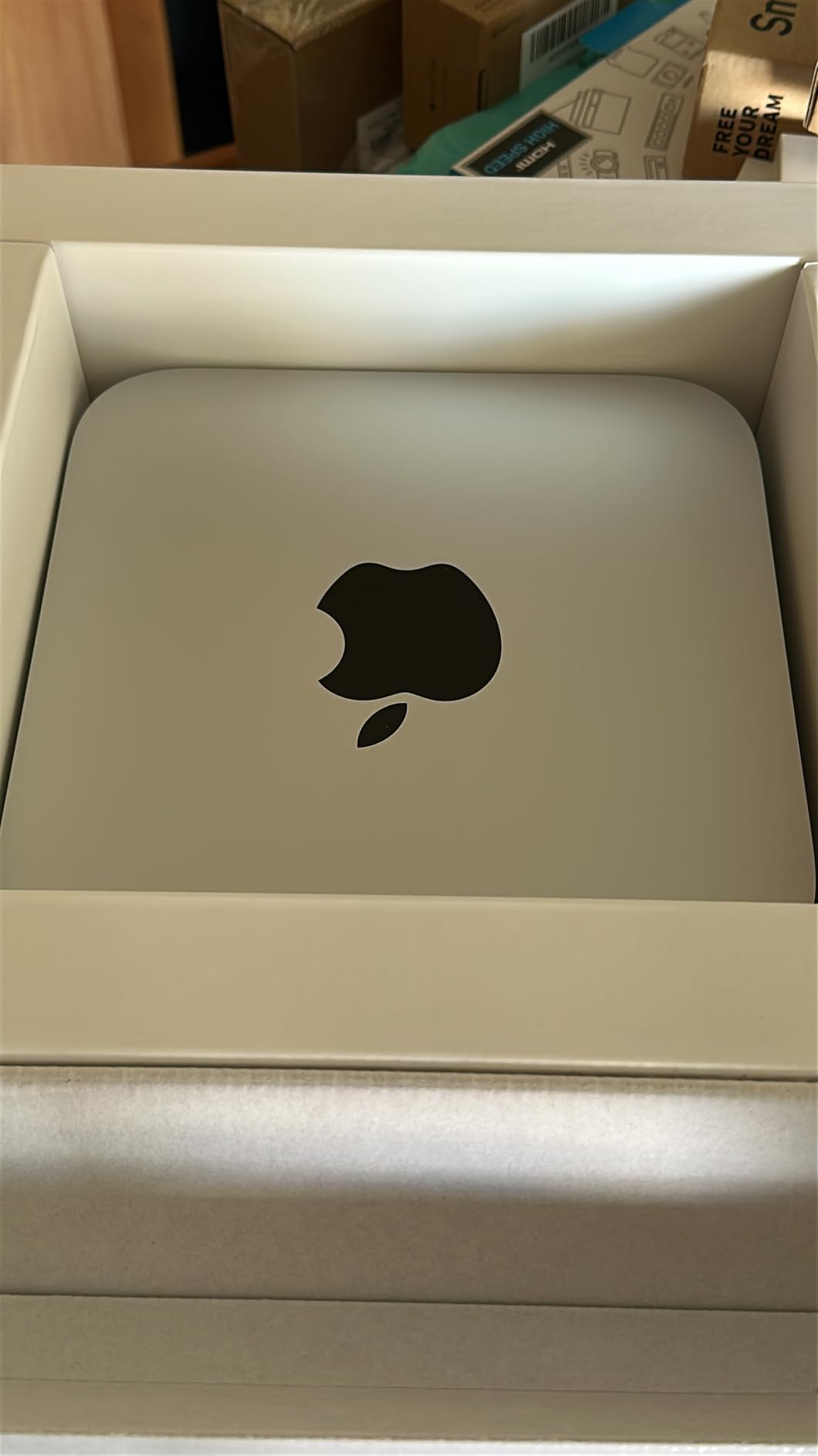 Apple 2022 Mac Studio with Apple M1 Max Chip 10-Core CPU (32GB RAM,512GB SSD) (Renewed) customer photo 2