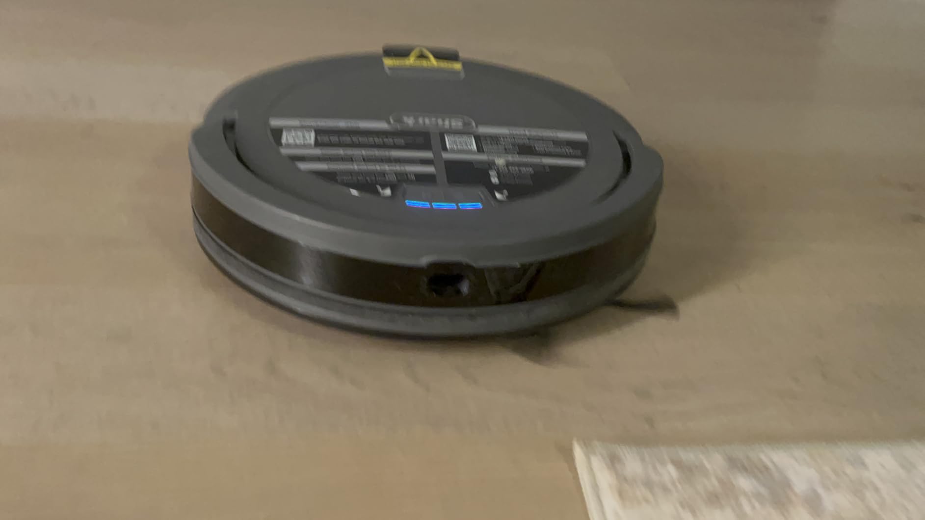 Shark Navigator Robot Vacuum with SmartPath Navigation and Self-Cleaning Brushroll, Powerful Suction, Pet Hair Pickup, Anti-Hair Wrap, for Carpets & Hard Floors, Steel Grey, RV2110 customer photo 2