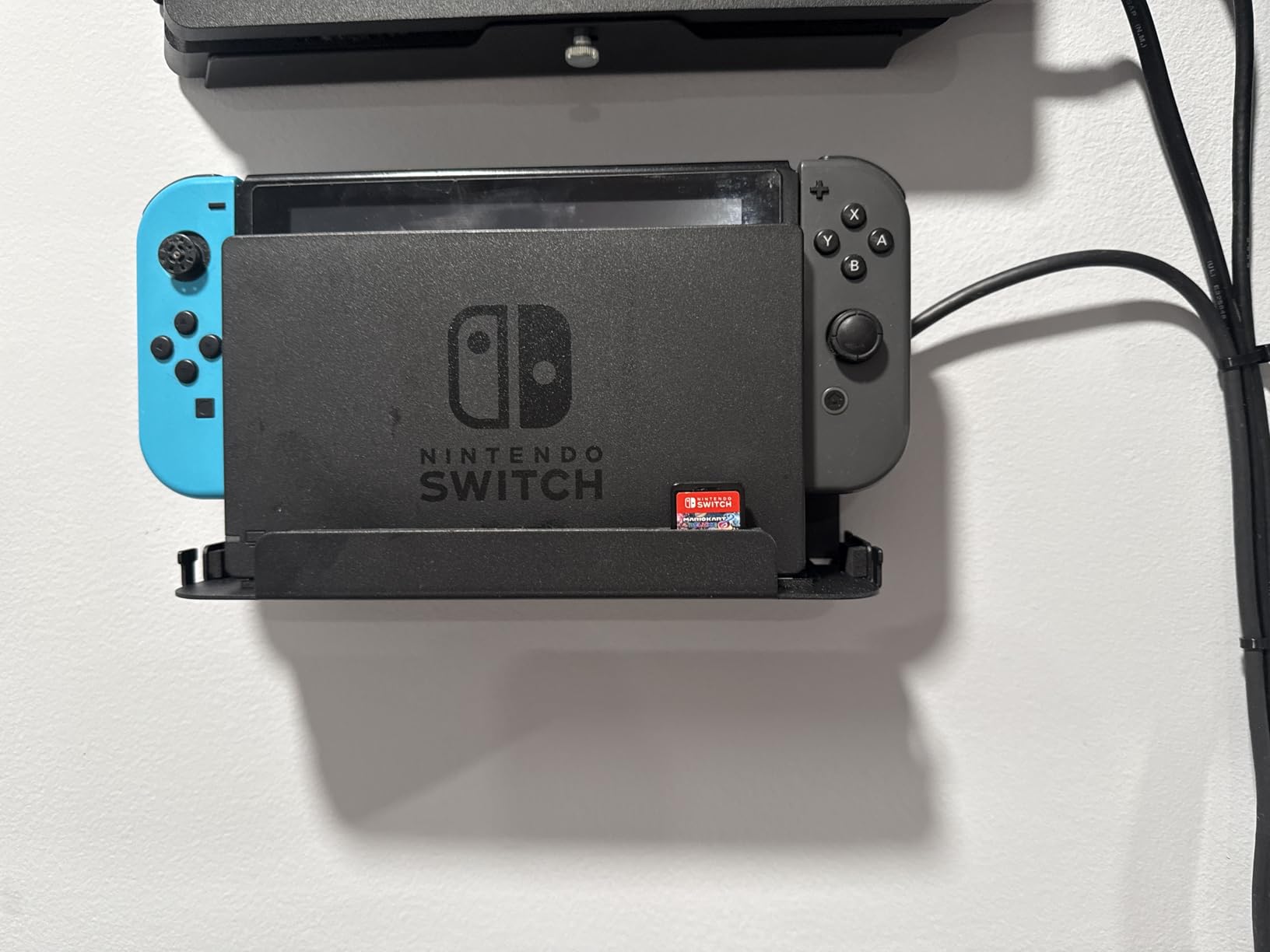 [Switch 2/1/OLED Compatible] Auarte Metal Wall Mount for Nintendo Switch 2 Console 2025, Switch 2 Accessories Organizer Shelf Base Kit Behind TV with 5 Card Slots and 4 Joy-con Hanger, Carbon Black customer photo 2