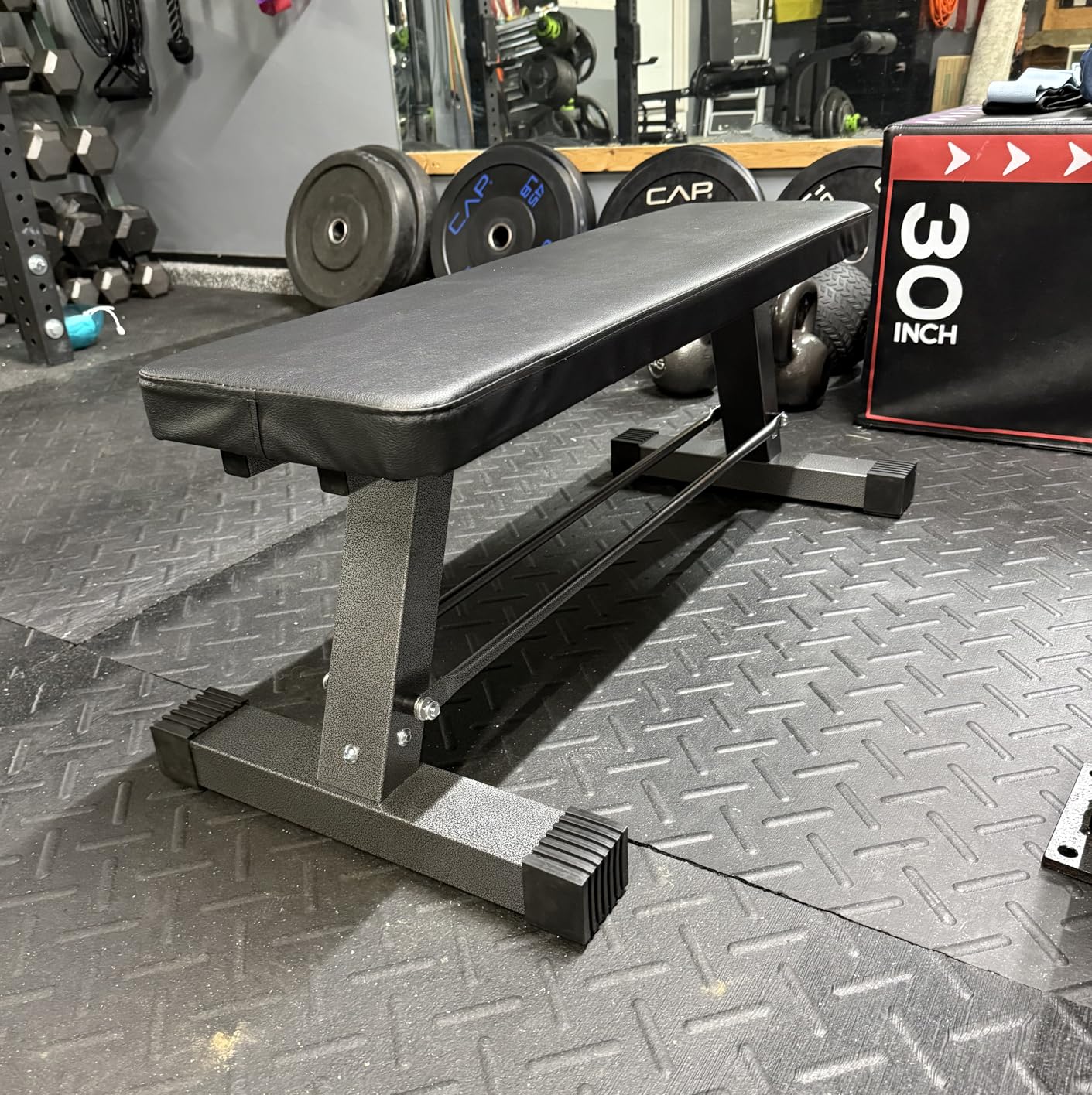 FF Finer Form Essential Flat Weight Bench for Your Home Gym - Heavy Duty Workout Bench for Bench Press, Hip Thrusts & Strength Training Exercise - Compact, Fitness Equipment for Home Use customer photo 2