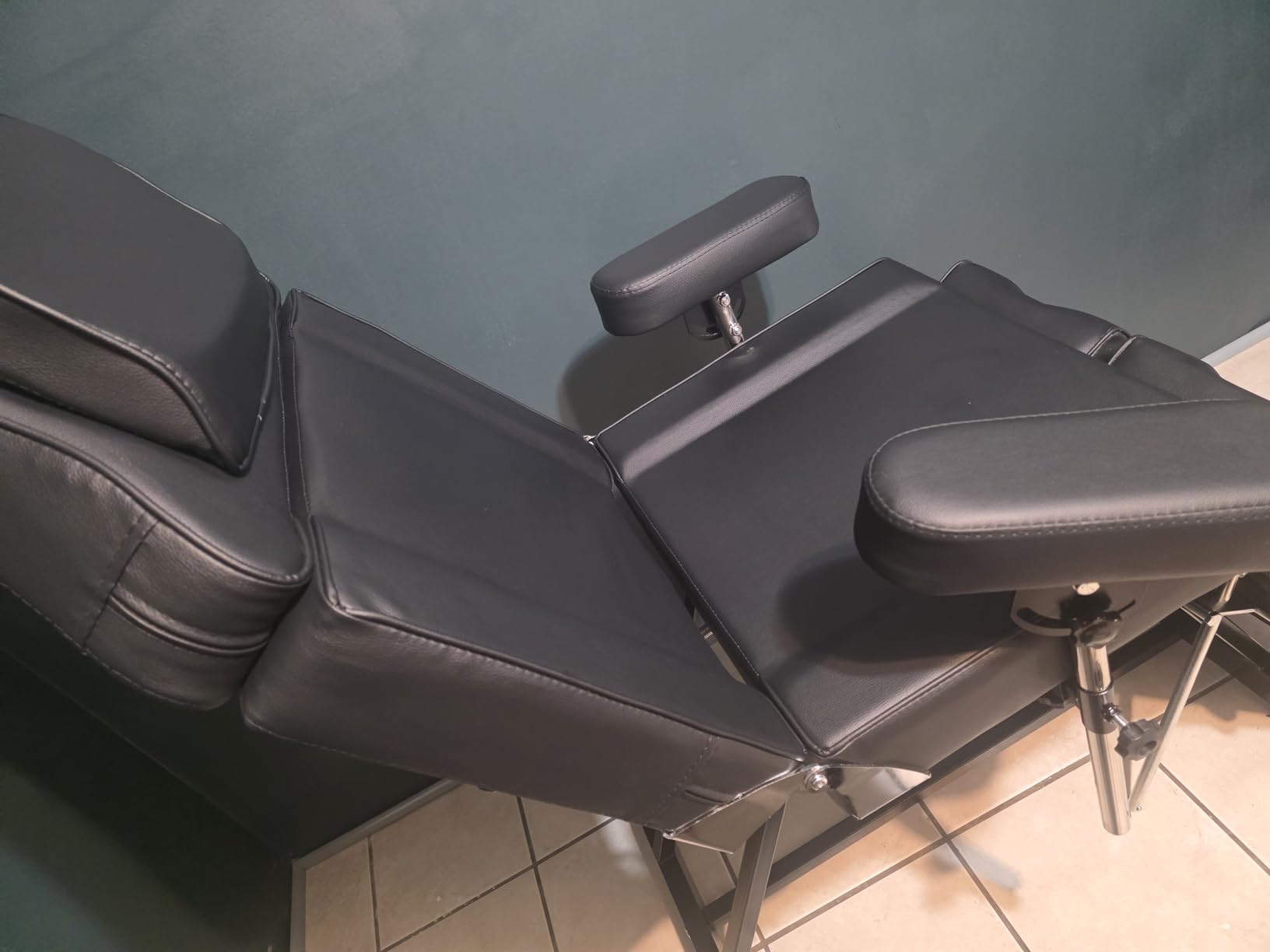 Portable Tattoo Chair Bed with Wheels Spa Chairs for Esthetician for Client Facial Beds for Esthetician Aesthetic Treatment Bed Hold Up to 400lbs customer photo 2