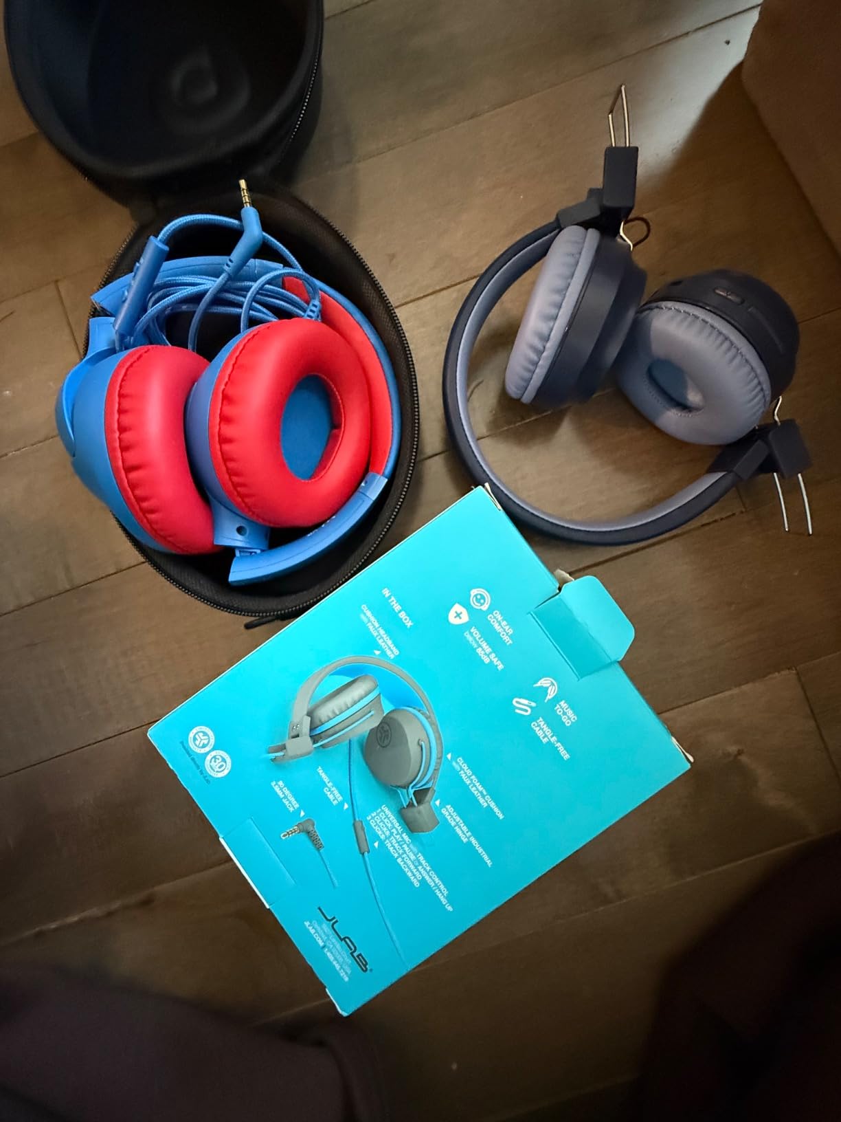 Kids Headphones Wired for School, 85/94dB Volume Limit, Wired Over Ear Headphones for Kids Boys Girls with Microphone, Stereo Sound 3.5mm Cord for Kindle Tablet Airplane Travel, Navy Blue customer photo 2