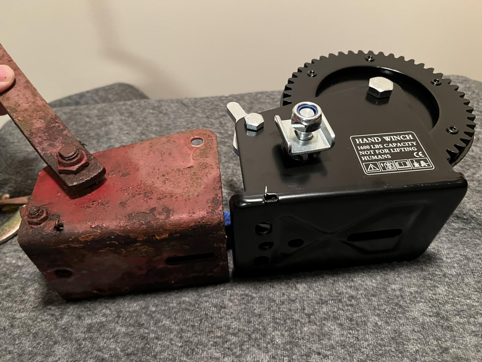 3500LBS Heavy Duty Boat Trailer Winch with 32FT Strap, 2-Way Ratchet, 4:1/8:1 Gear Trailer Winch, Portable Hand Crank for Boat, Truck, Trailer, RV, ATV, Jet Ski customer photo 2