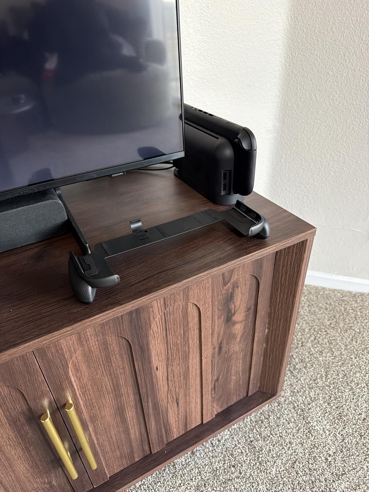 by Skull & Co. NeoGrip: an Ergonomic Grip Hard Shell with Replaceable Grips [to fit All Hands Sizes] for Nintendo Switch 2 - Black customer photo 2